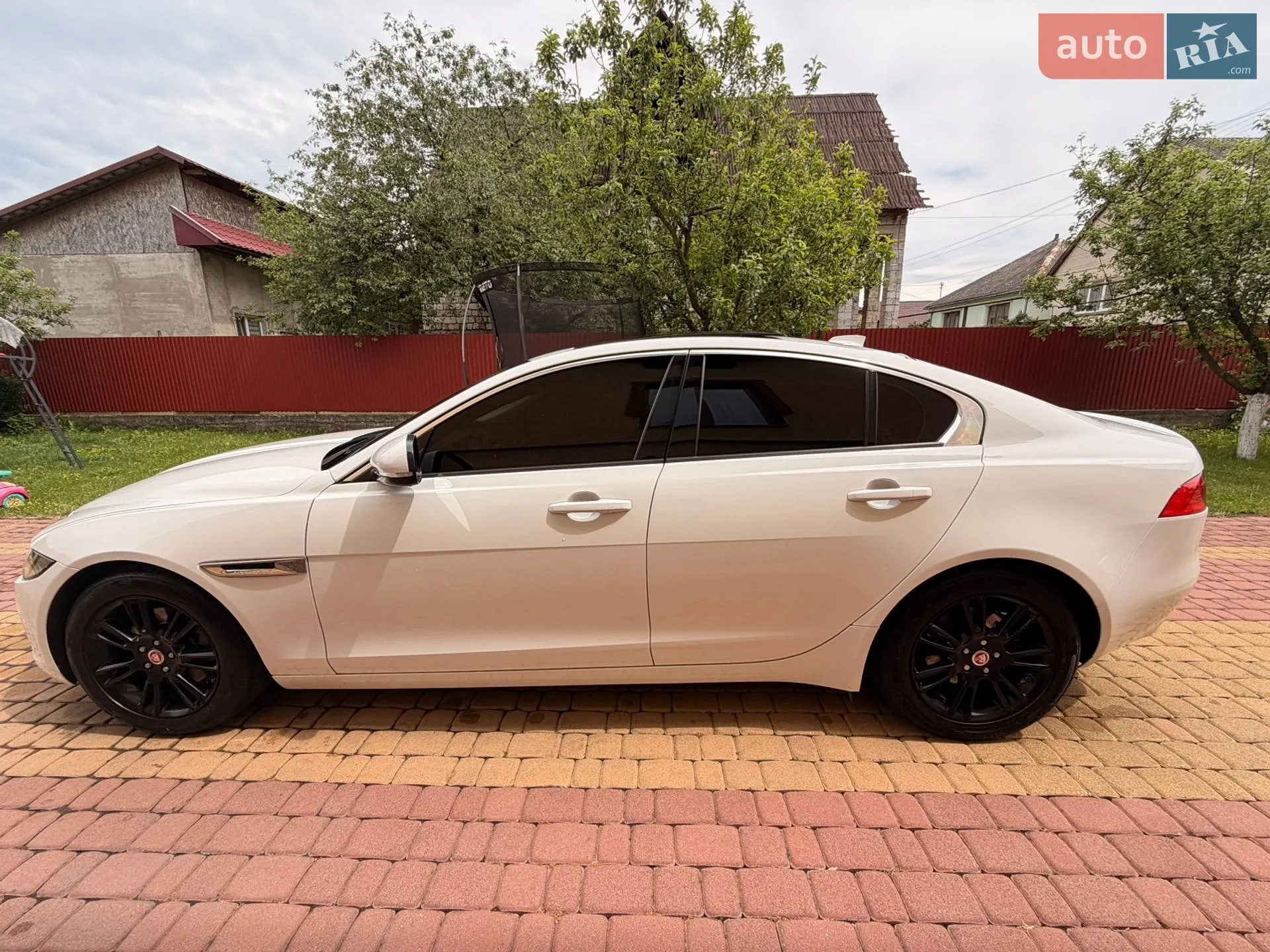 2018 Jaguar XE - мініатюра 13