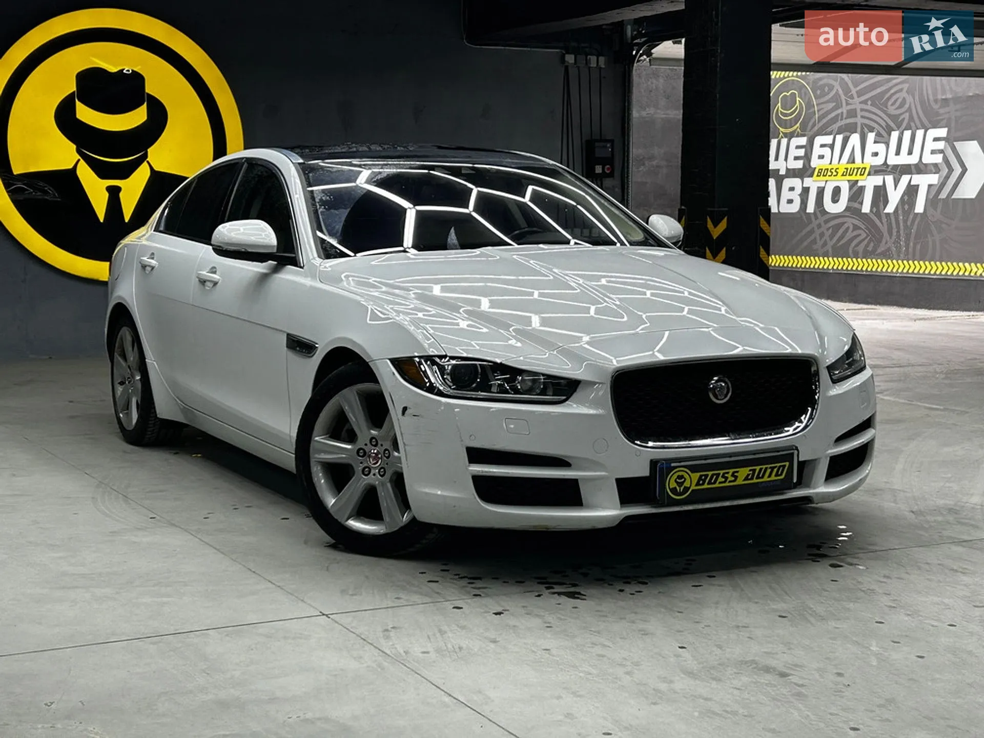 2016 Jaguar XE - фото 1