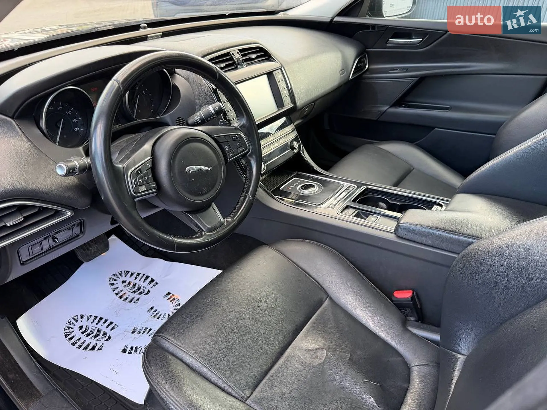 2018 Jaguar XE - мініатюра 6