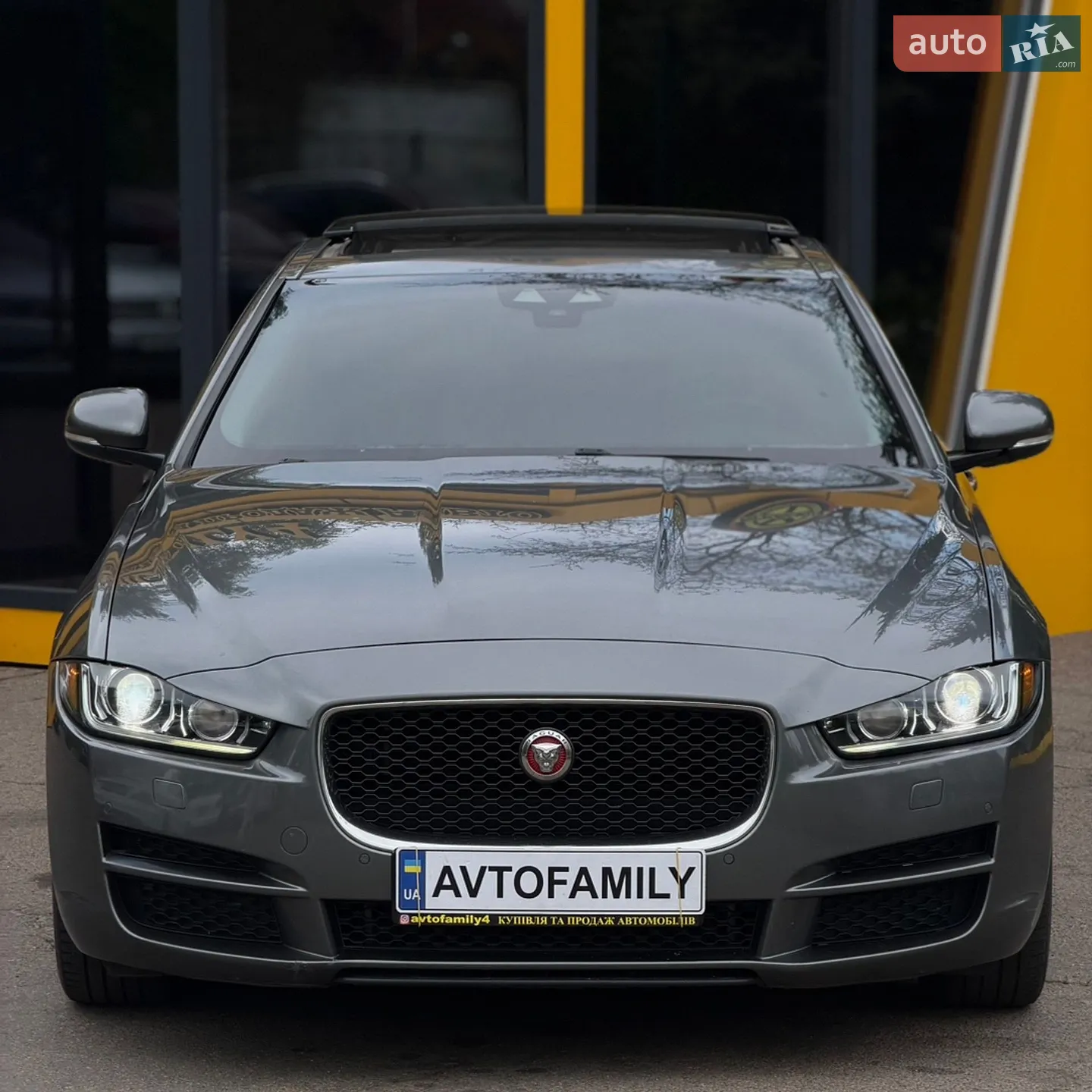 2016 Jaguar XE - мініатюра 2