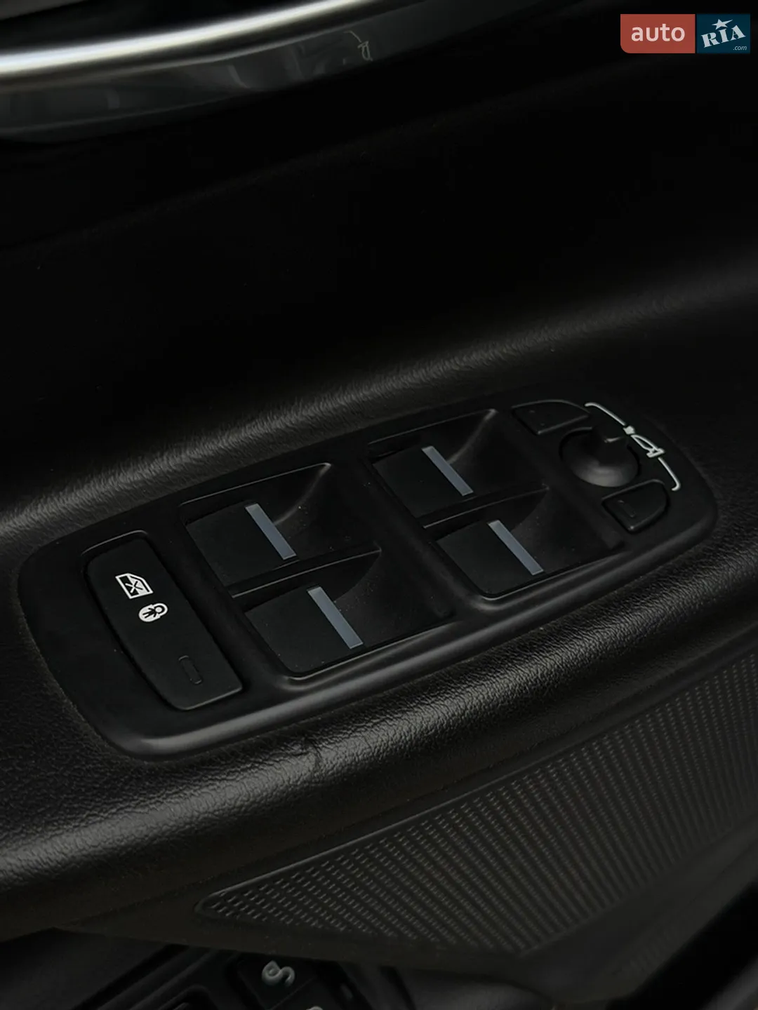 2016 Jaguar XE - мініатюра 26