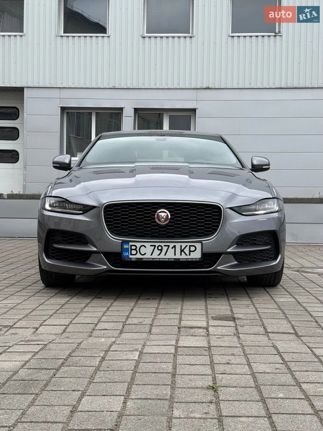 2020 Jaguar XE - мініатюра 4