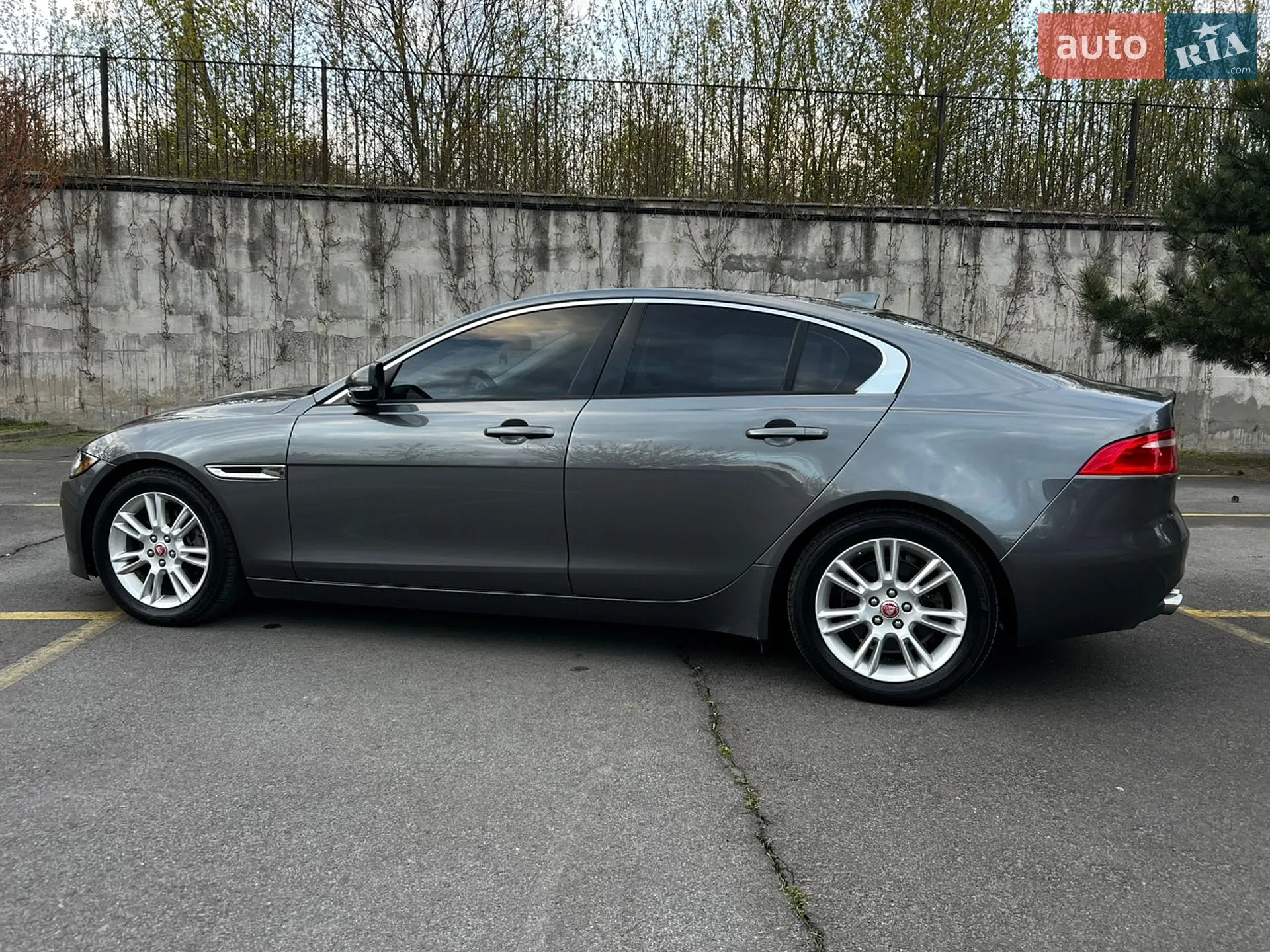 2016 Jaguar XE - мініатюра 9