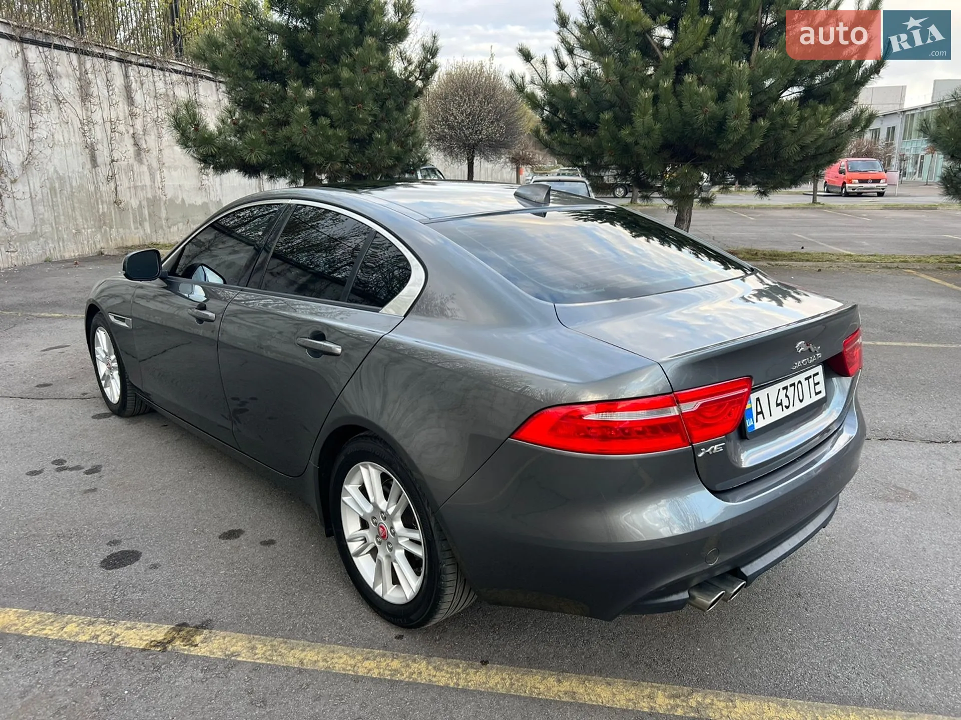2016 Jaguar XE - мініатюра 20