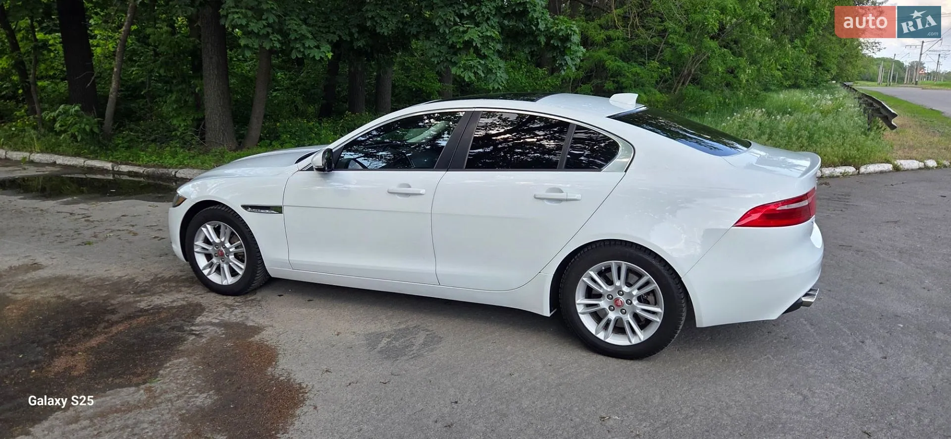 2016 Jaguar XE - мініатюра 3