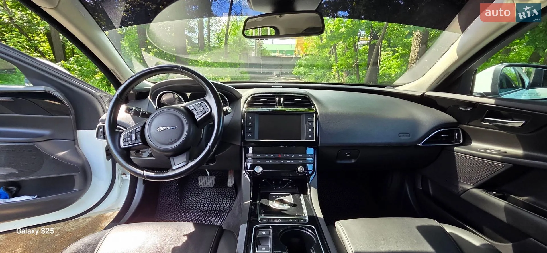 2016 Jaguar XE - мініатюра 15