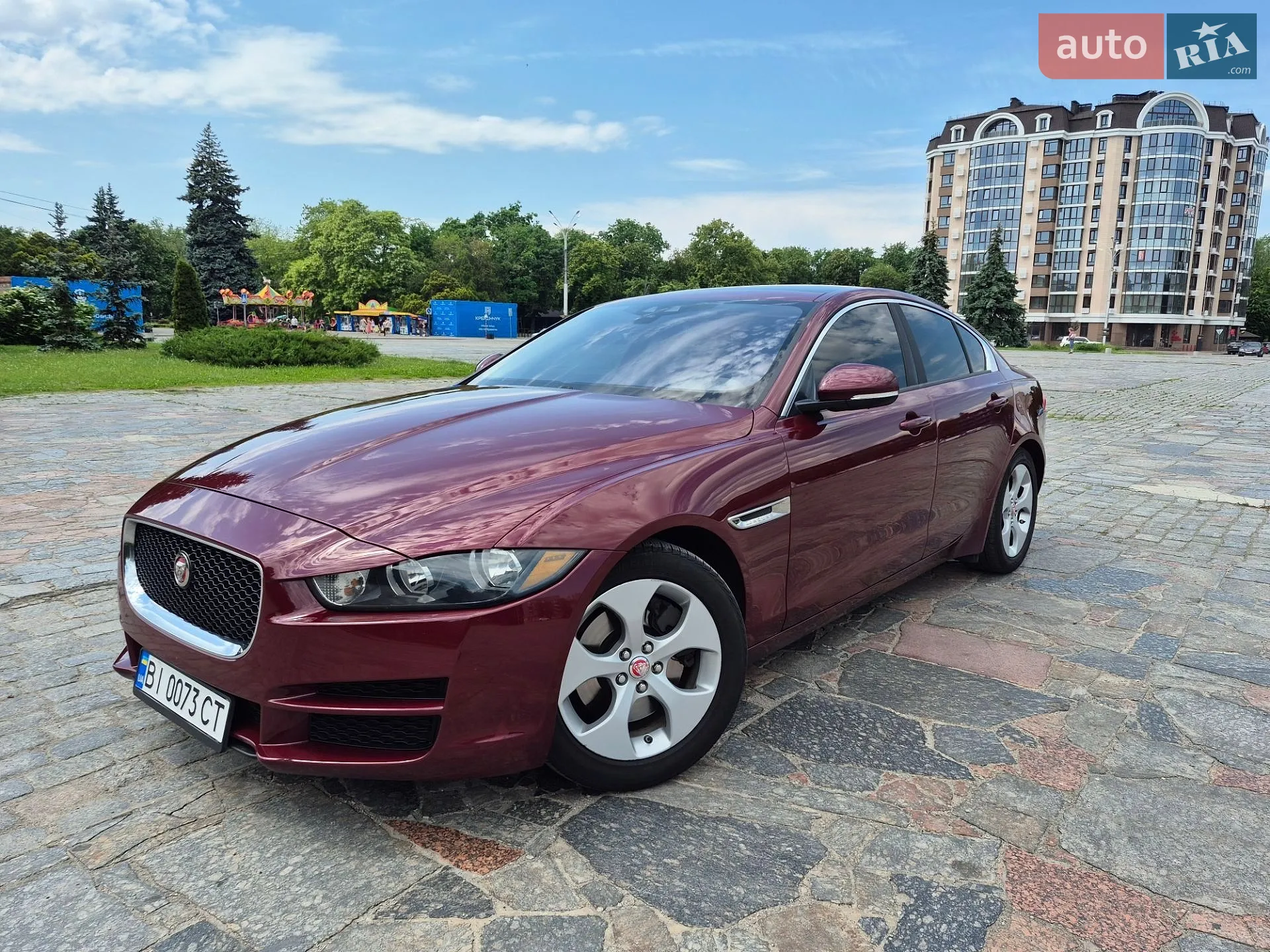 2016 Jaguar XE - мініатюра 2