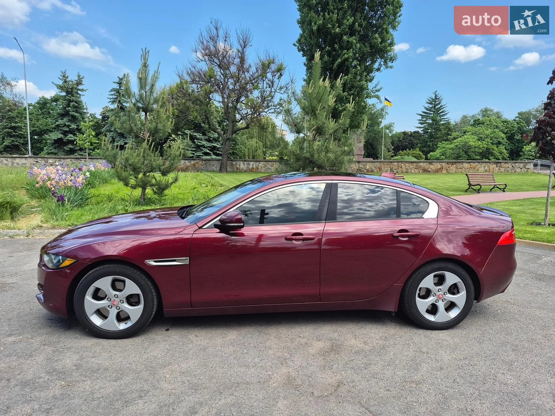 2016 Jaguar XE - мініатюра 8