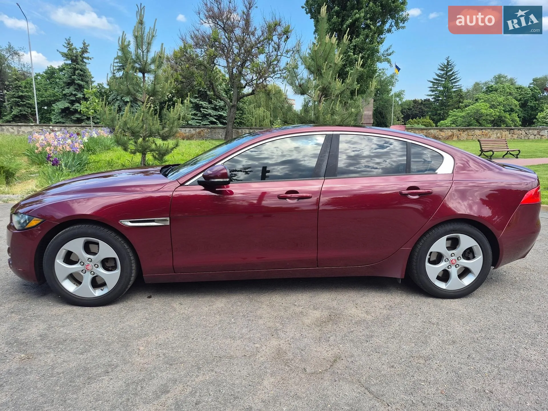 2016 Jaguar XE - мініатюра 9