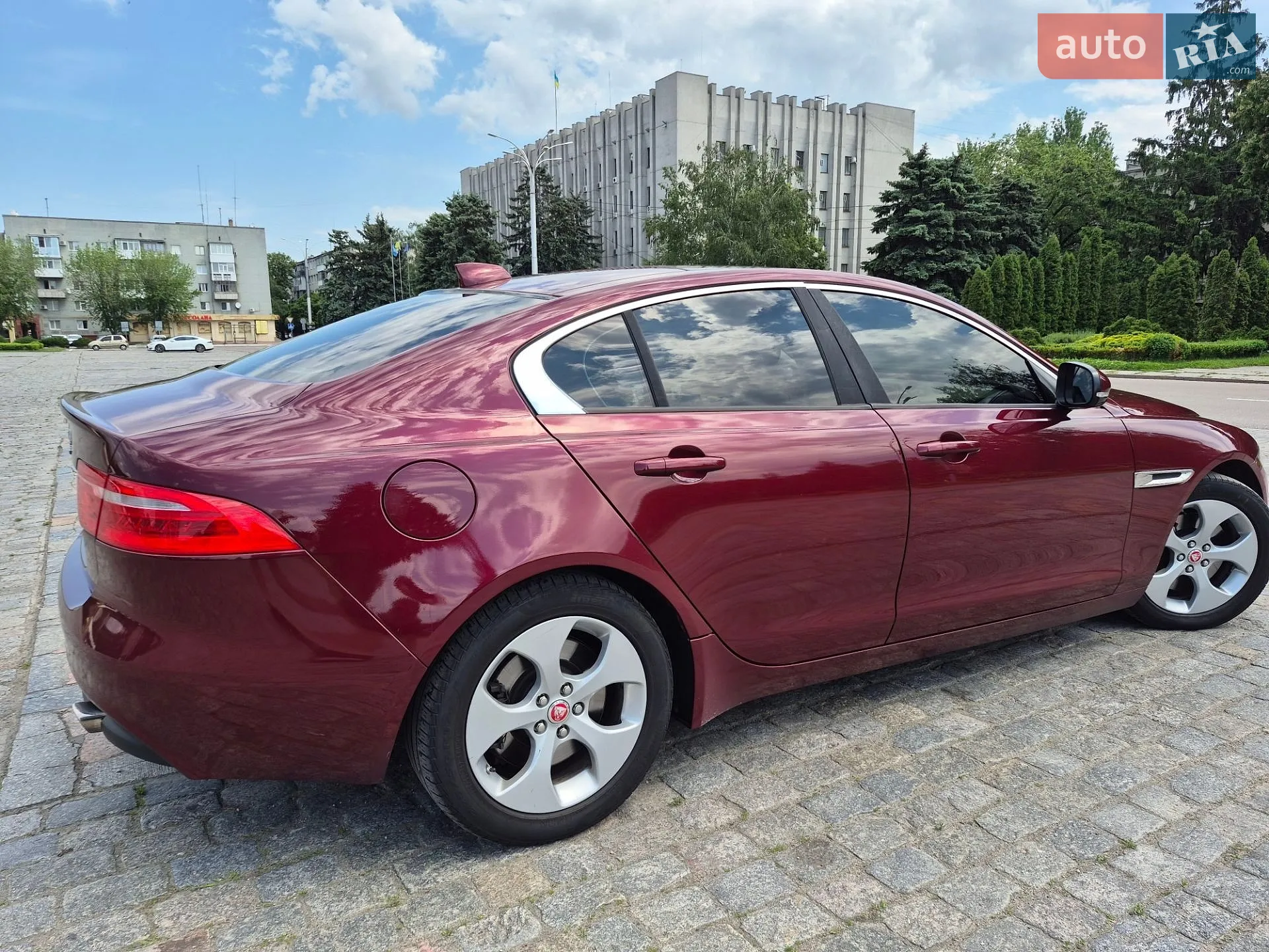 2016 Jaguar XE - мініатюра 13
