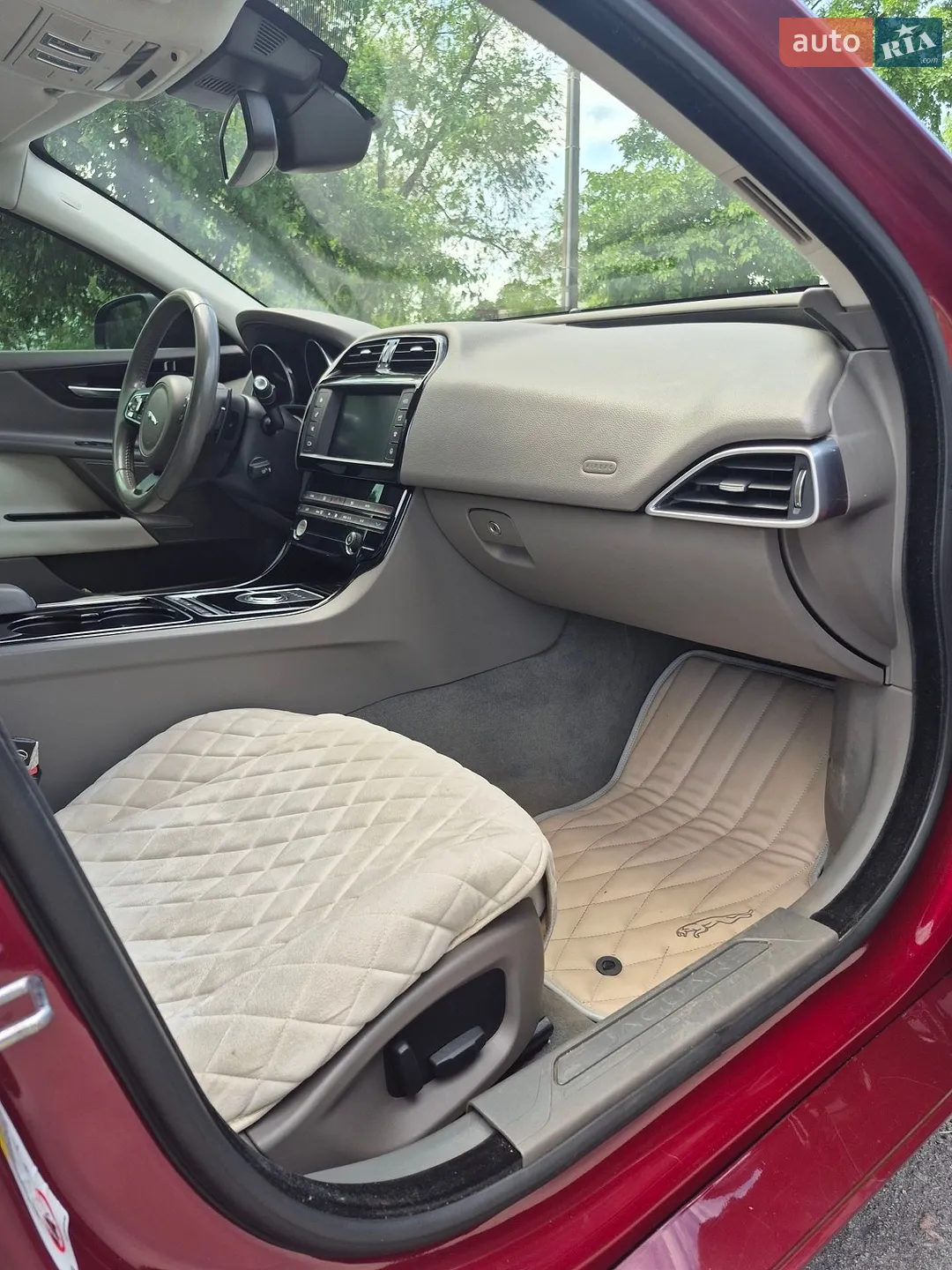 2016 Jaguar XE - мініатюра 18