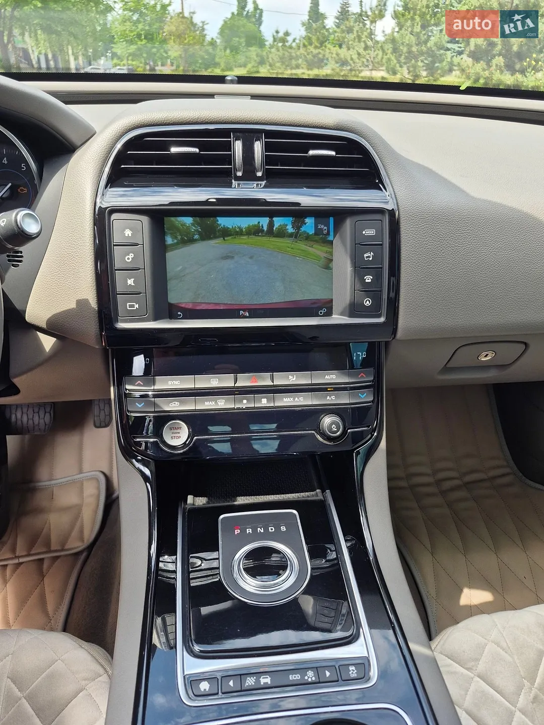 2016 Jaguar XE - мініатюра 23