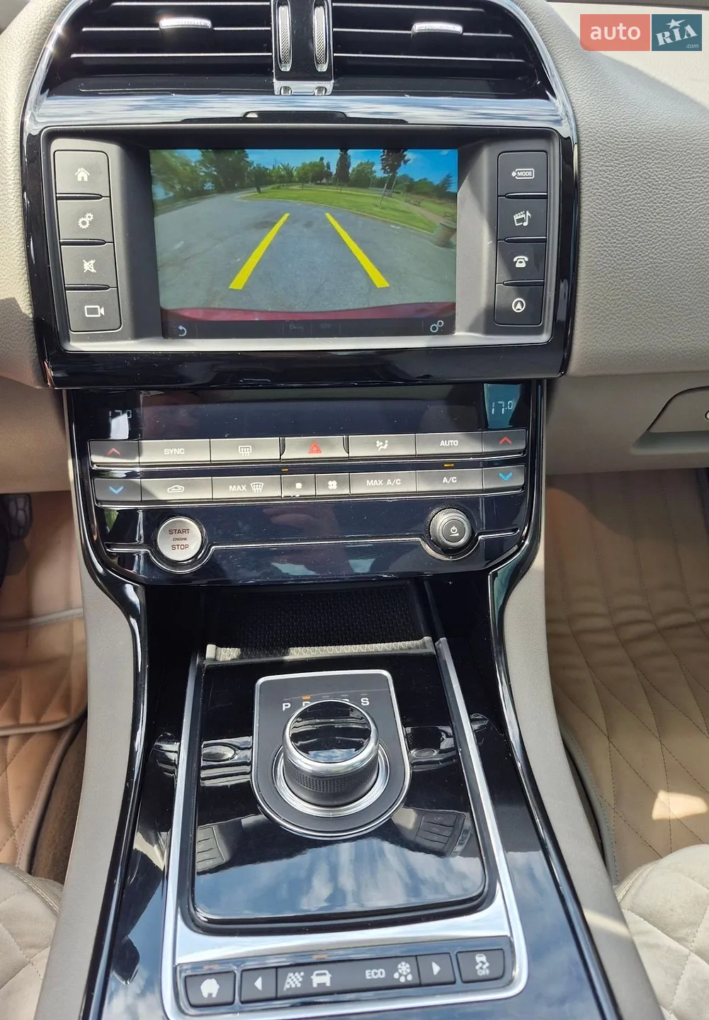 2016 Jaguar XE - мініатюра 24
