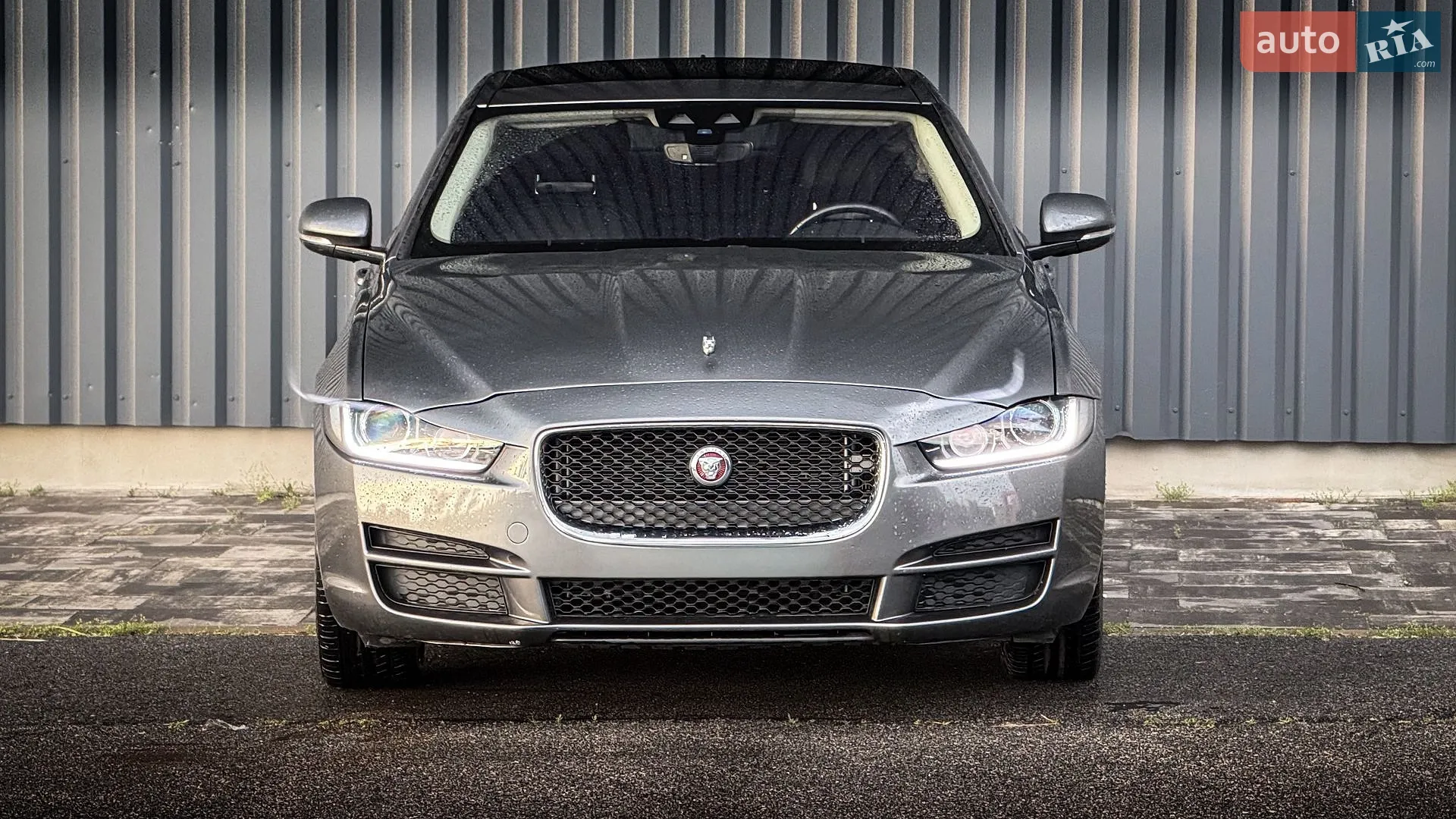 2018 Jaguar XE - мініатюра 3