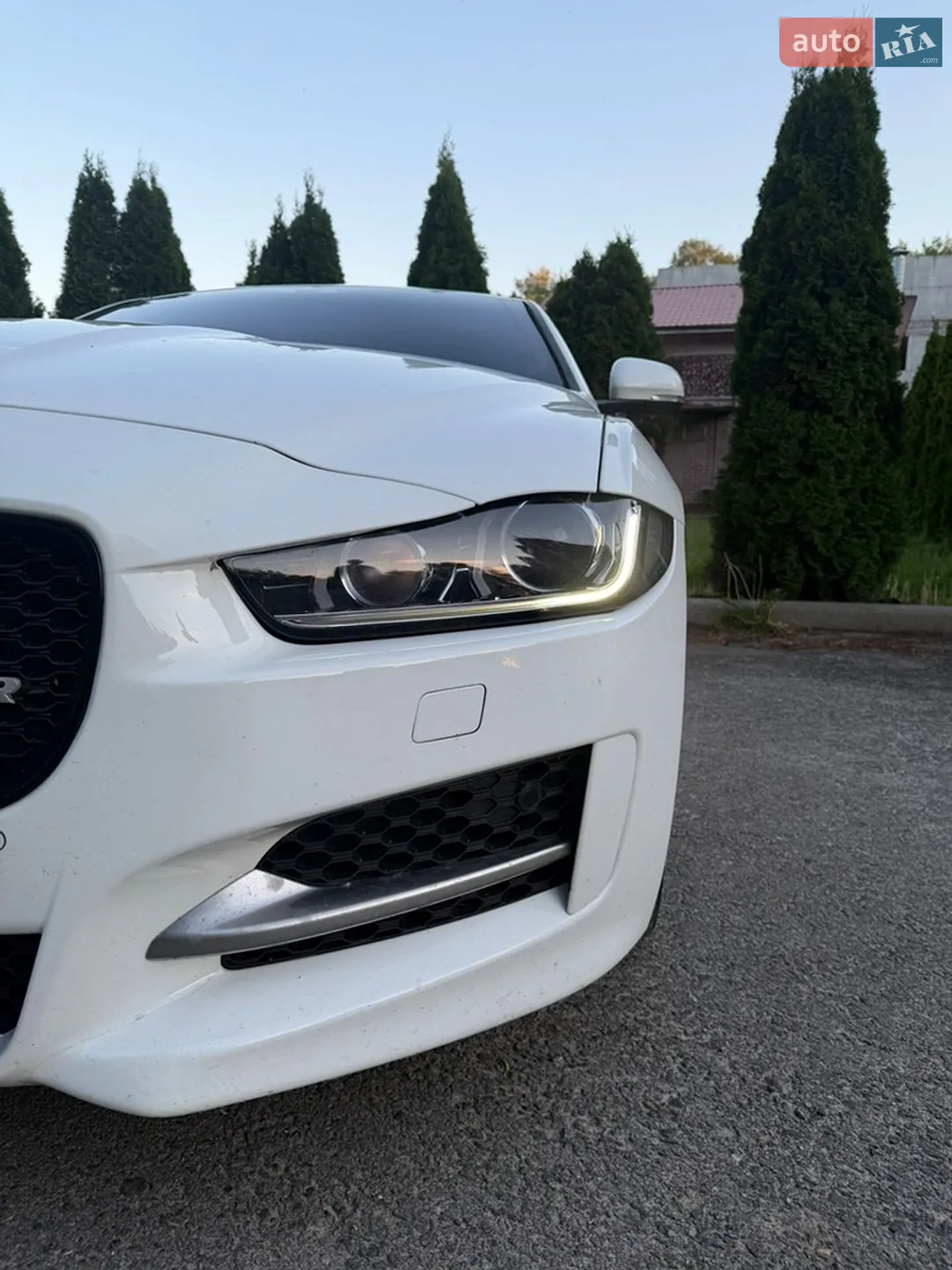 2018 Jaguar XE - мініатюра 13