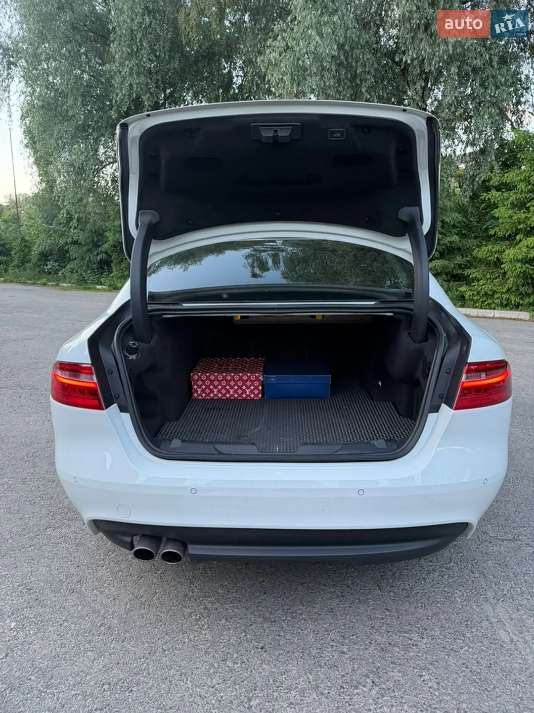 2018 Jaguar XE - мініатюра 37