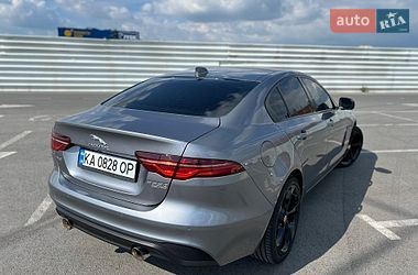 Седан Jaguar XE 2019 в Львове
