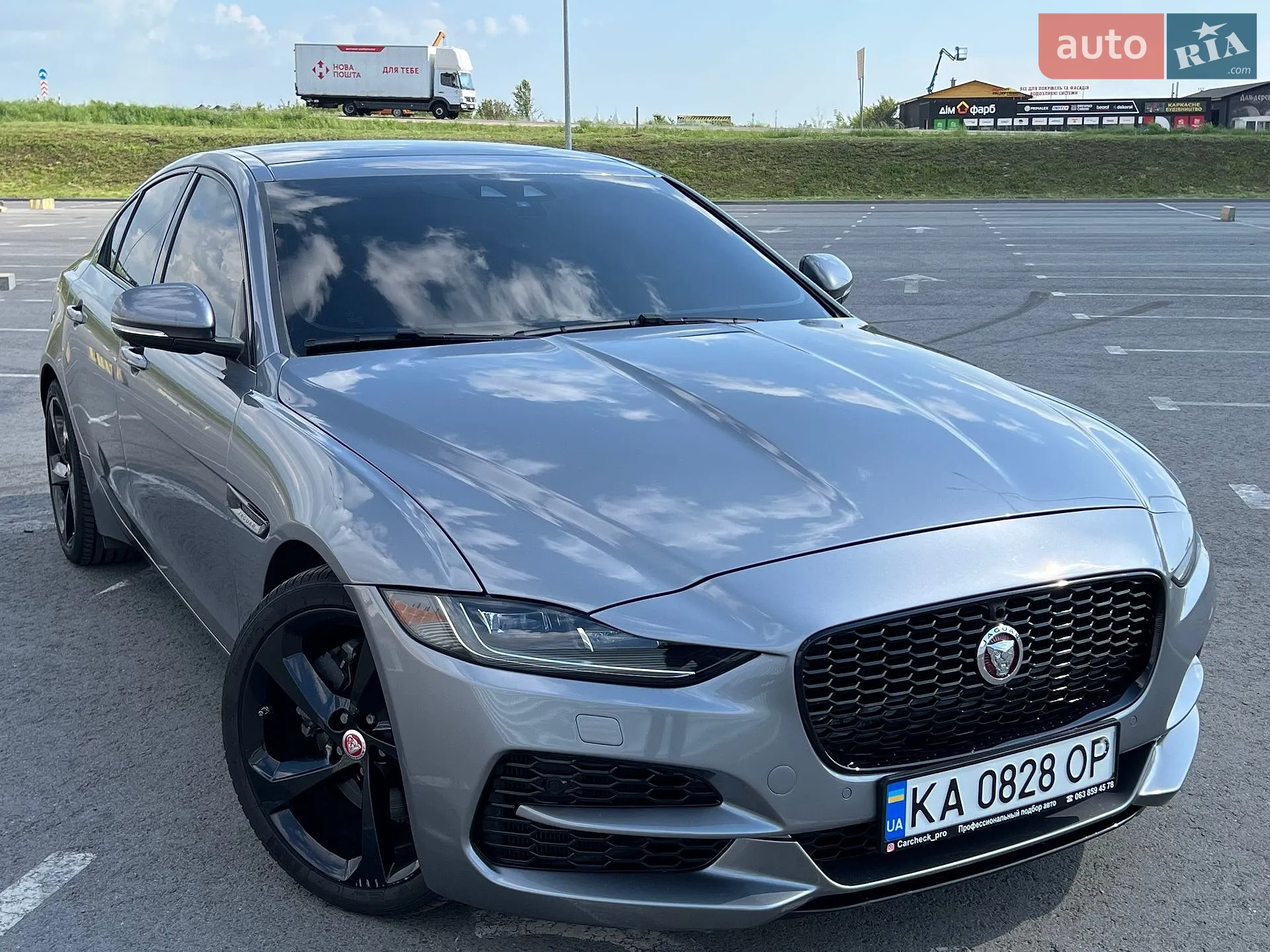 2019 Jaguar XE - мініатюра 5