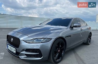 Седан Jaguar XE 2019 в Львове