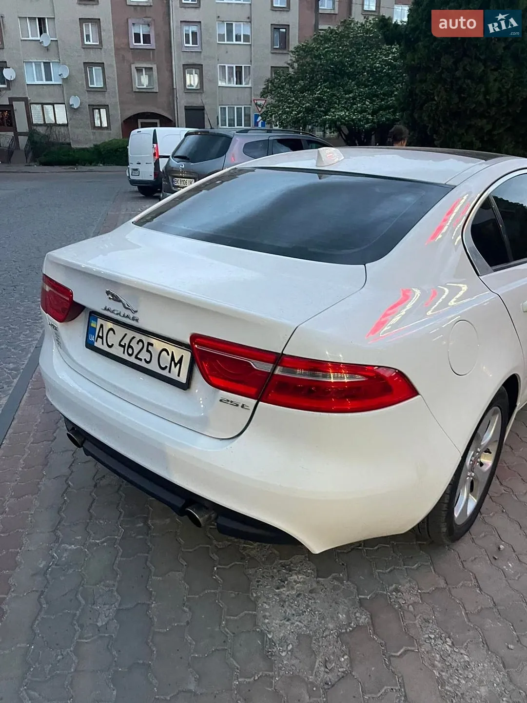 2016 Jaguar XE - мініатюра 4