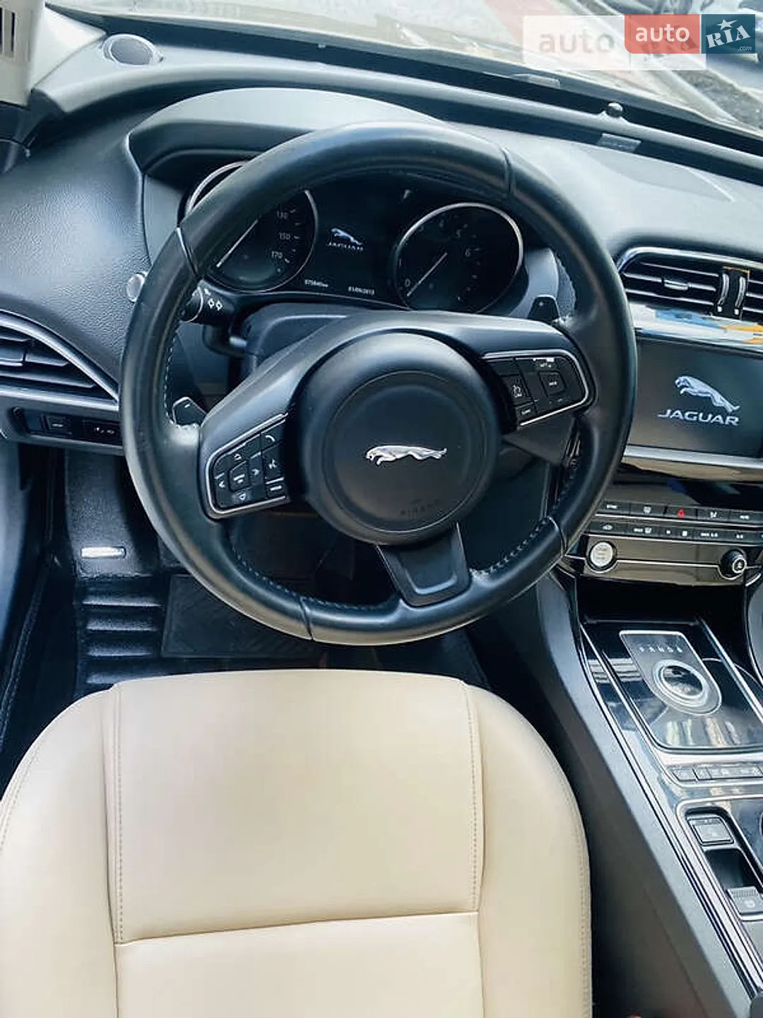 2016 Jaguar XE - мініатюра 9