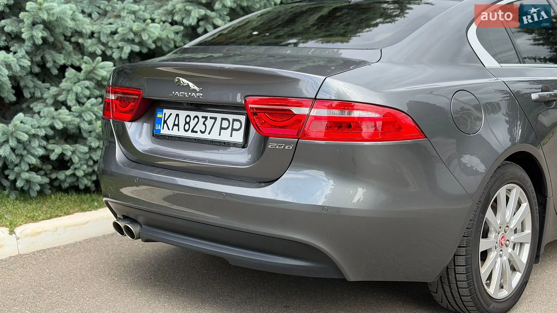 2016 Jaguar XE - мініатюра 8