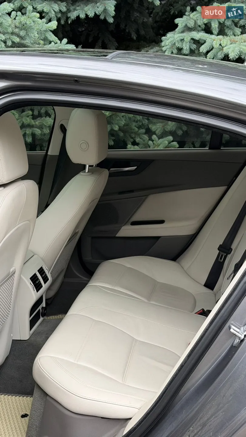 2016 Jaguar XE - мініатюра 27