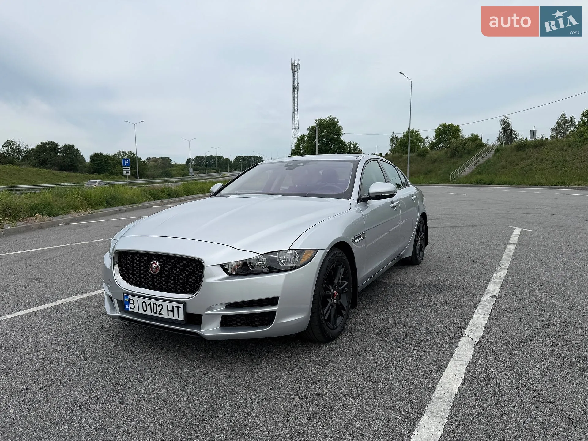 2017 Jaguar XE - мініатюра 2
