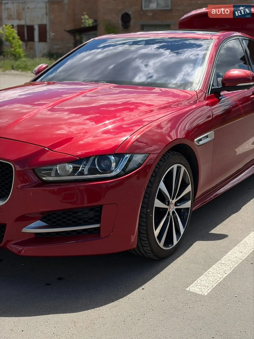 2016 Jaguar XE - мініатюра 2