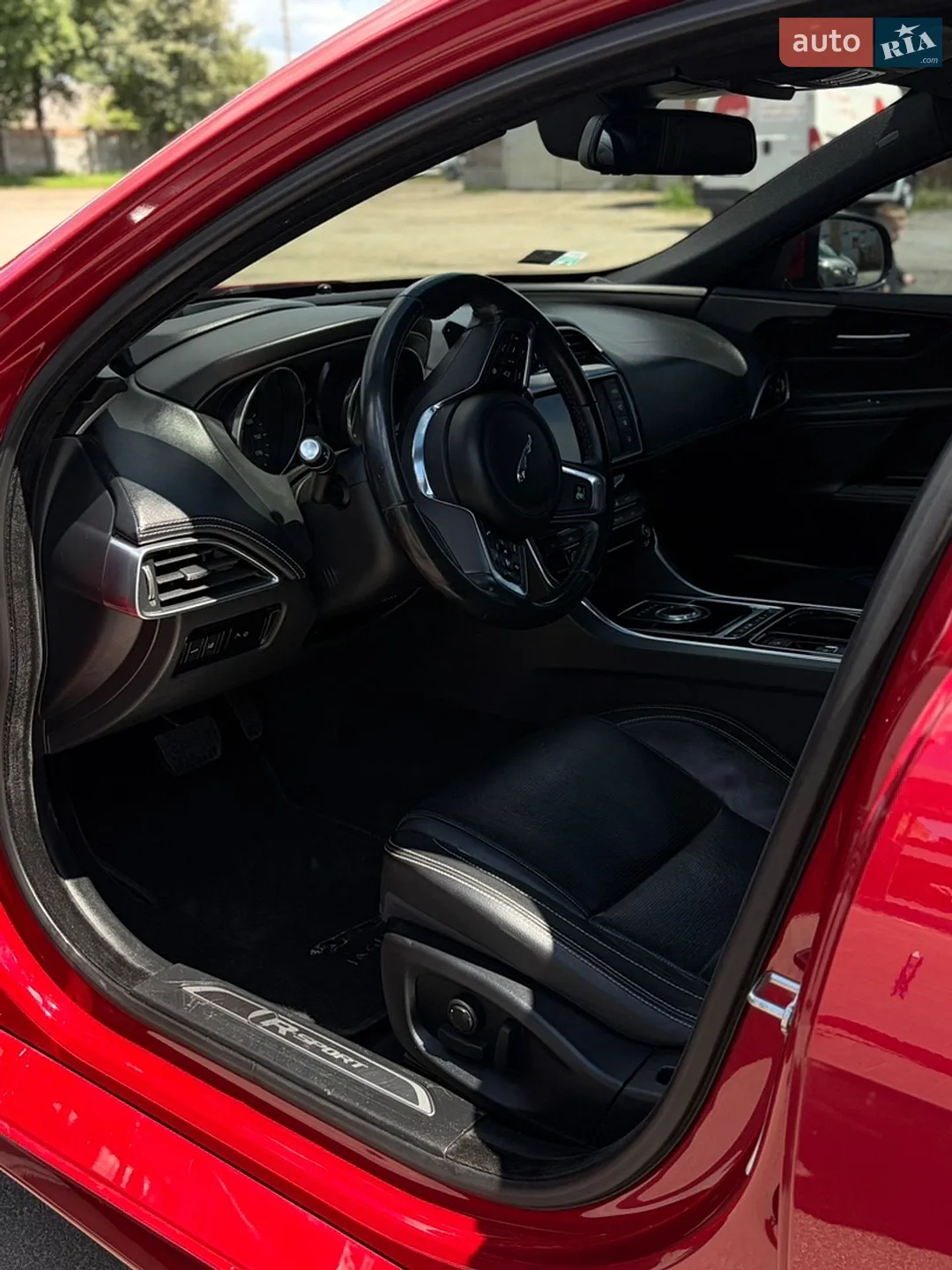 2016 Jaguar XE - мініатюра 33