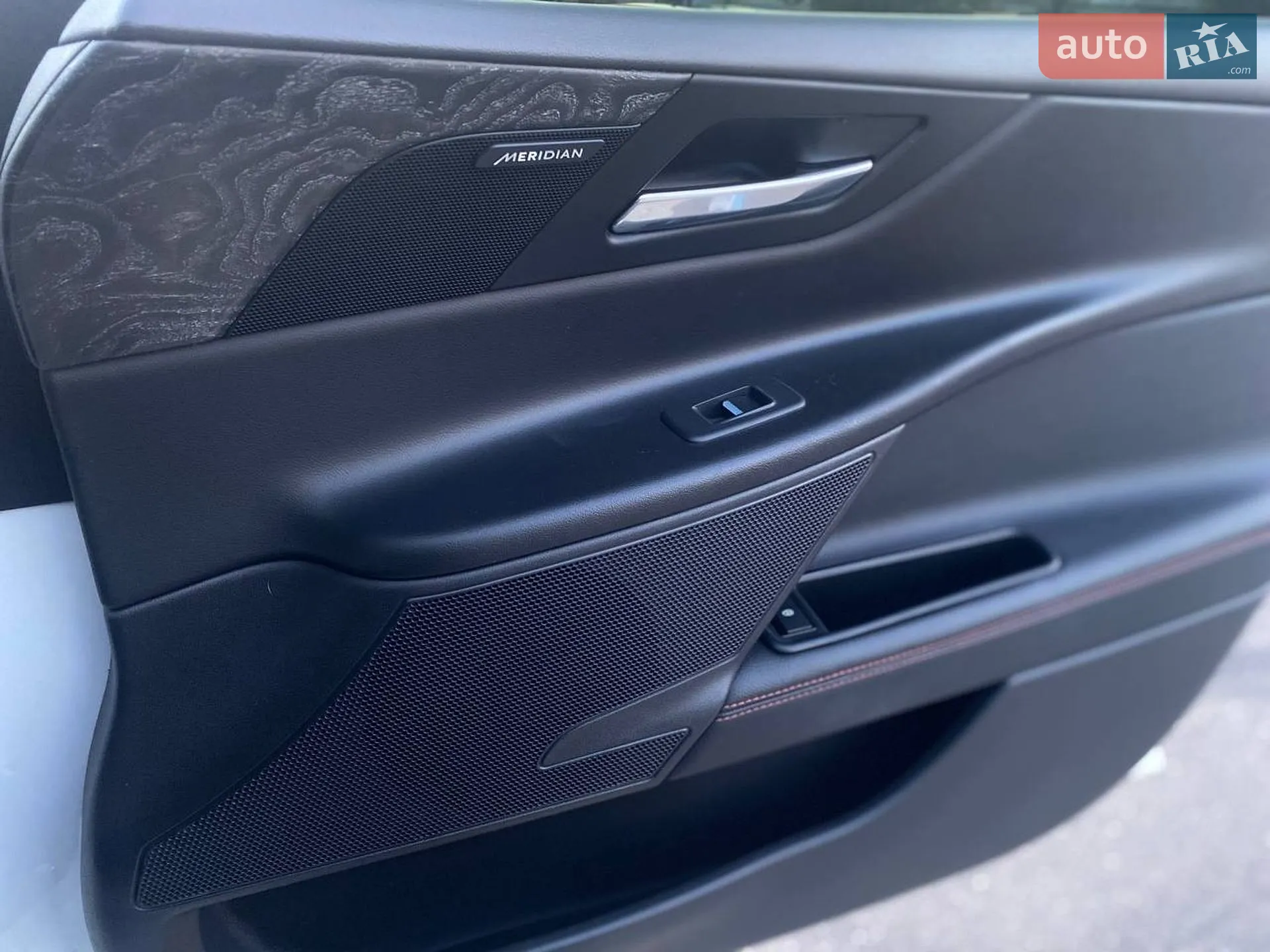 2016 Jaguar XE - мініатюра 20