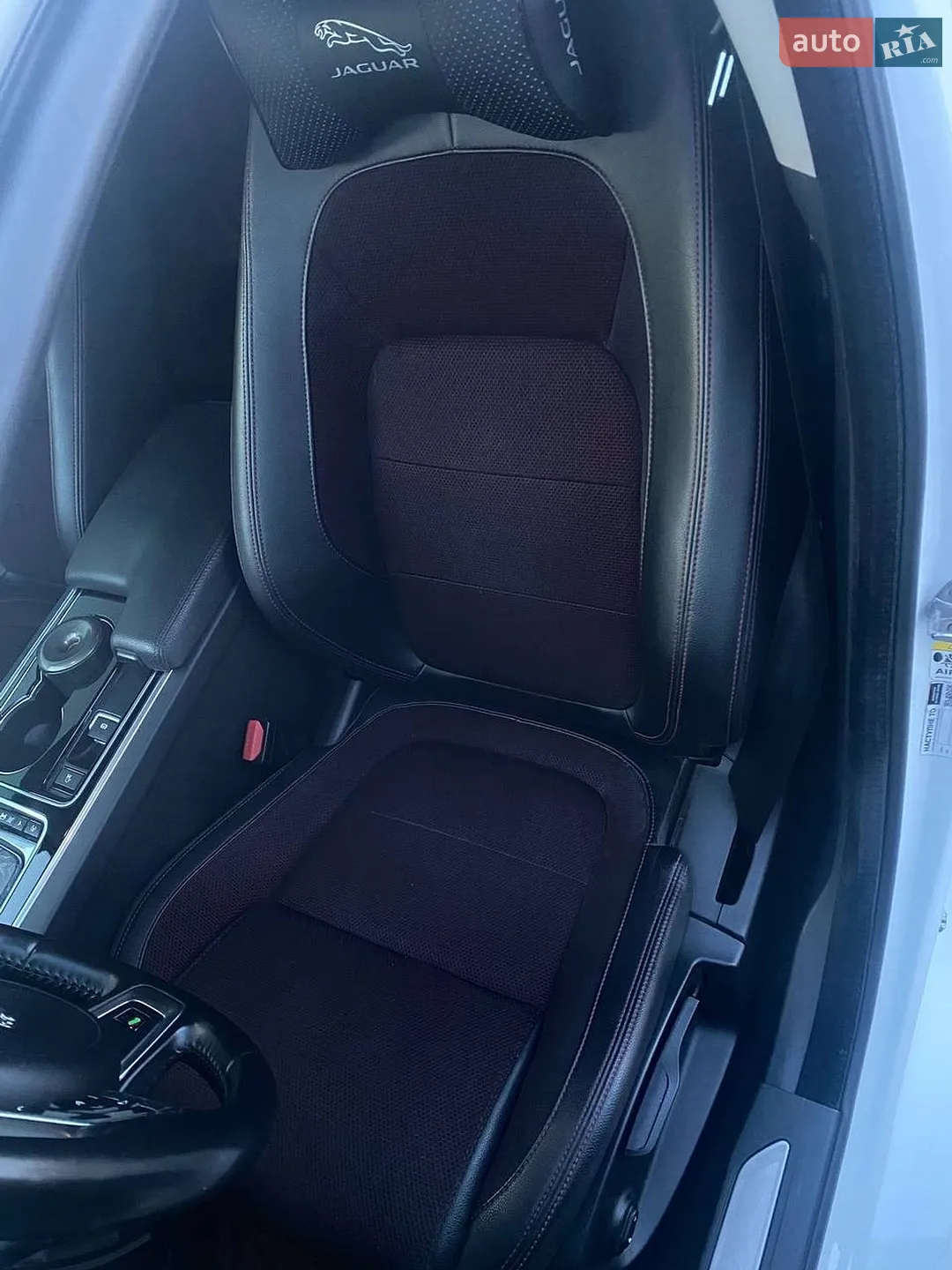 2016 Jaguar XE - мініатюра 23