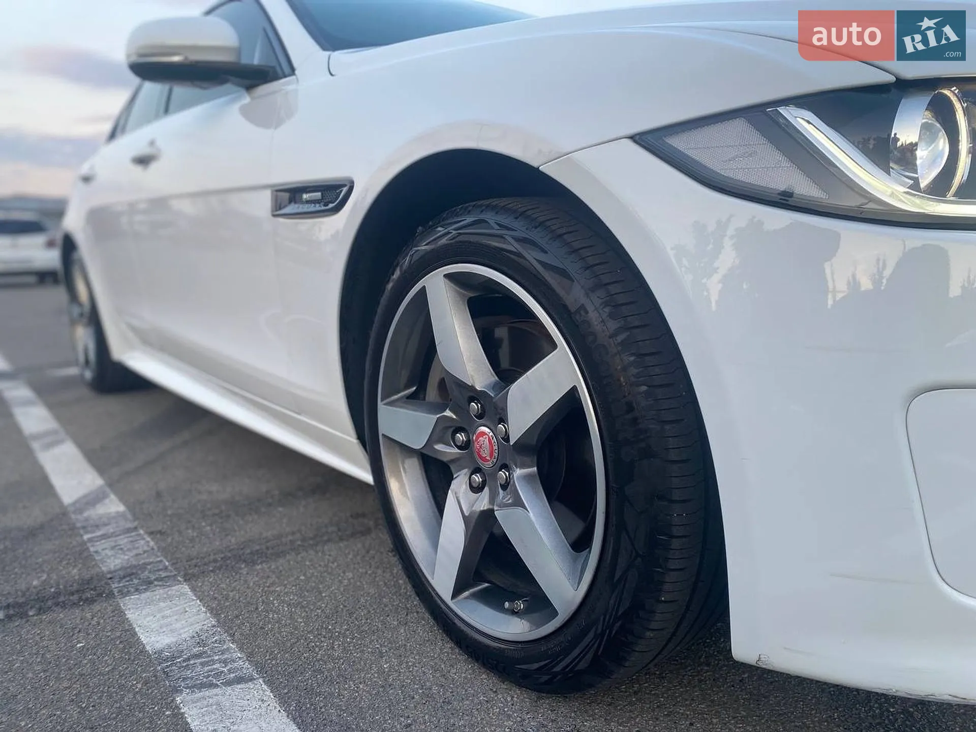 2016 Jaguar XE - мініатюра 11