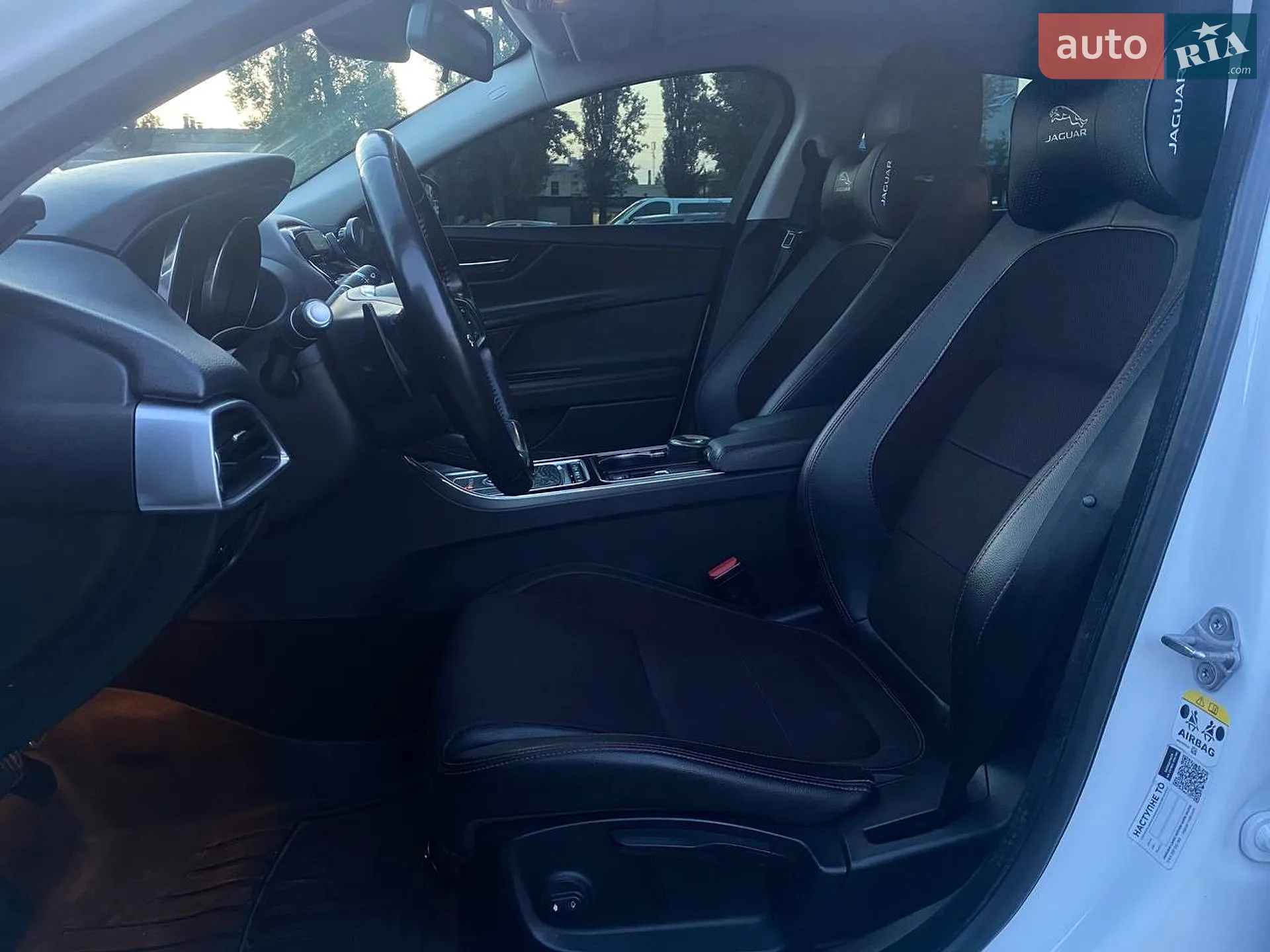 2016 Jaguar XE - мініатюра 24