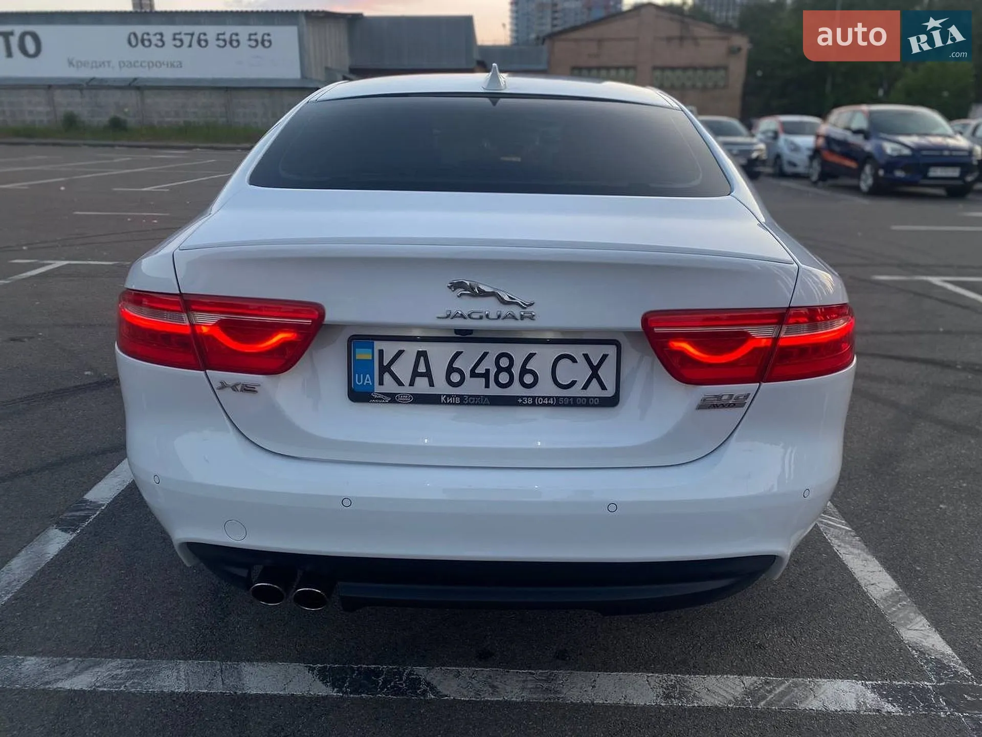 2016 Jaguar XE - мініатюра 6
