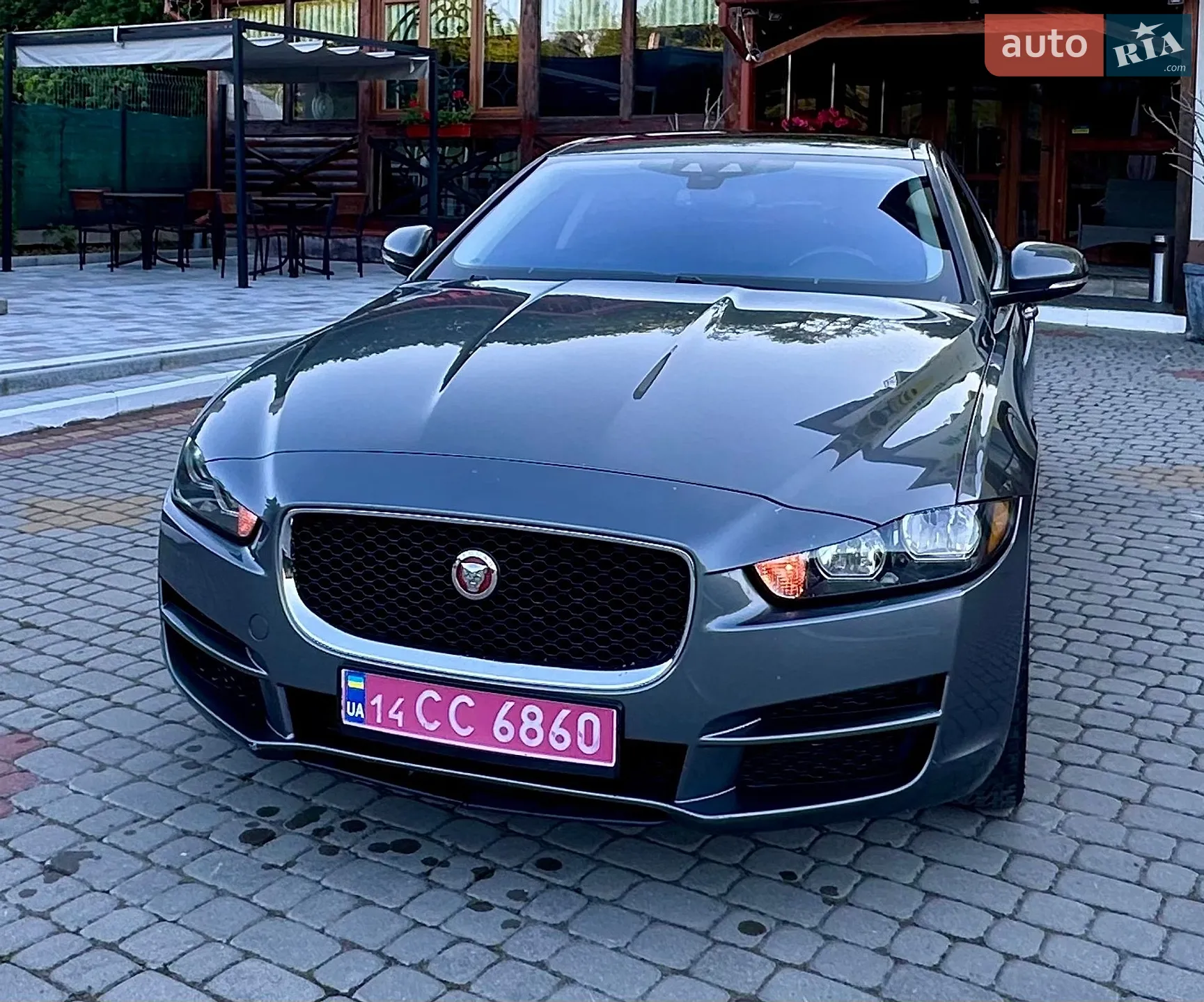 2017 Jaguar XE - мініатюра 2