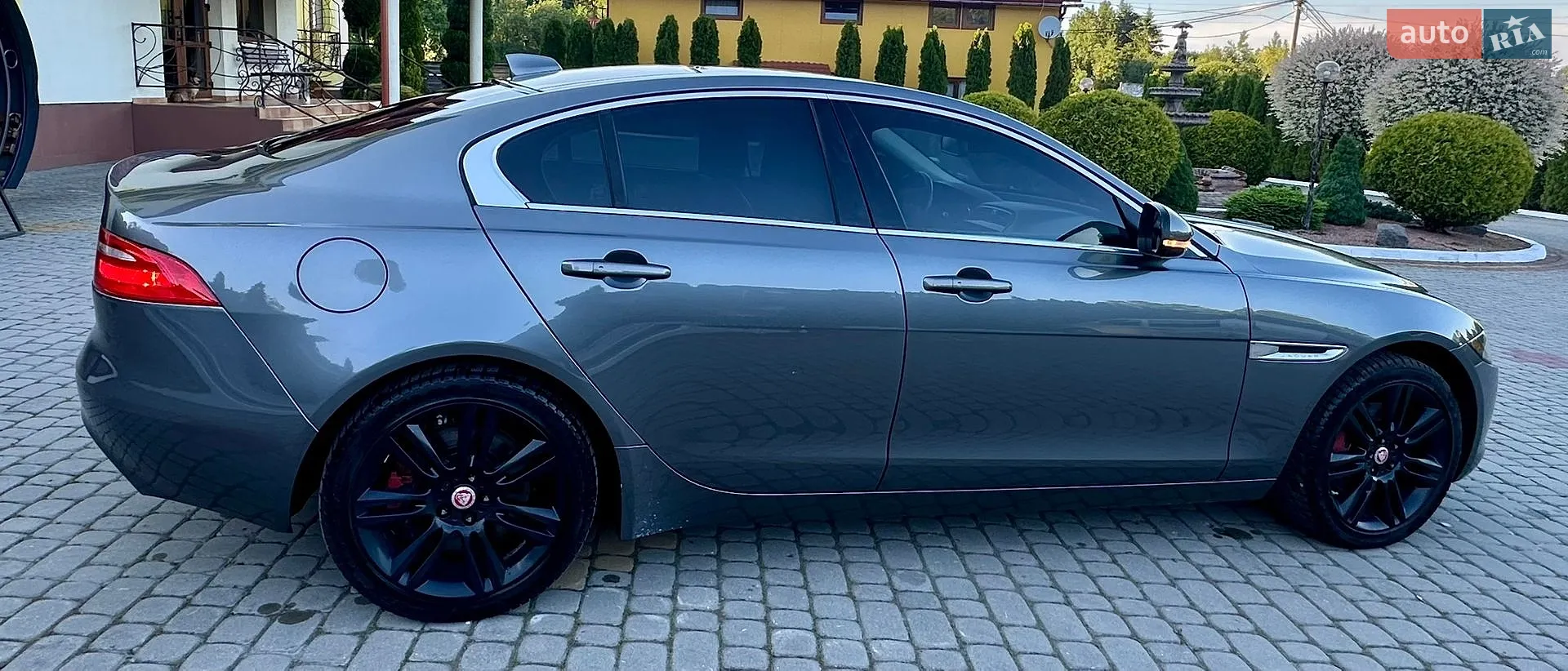 2017 Jaguar XE - мініатюра 12
