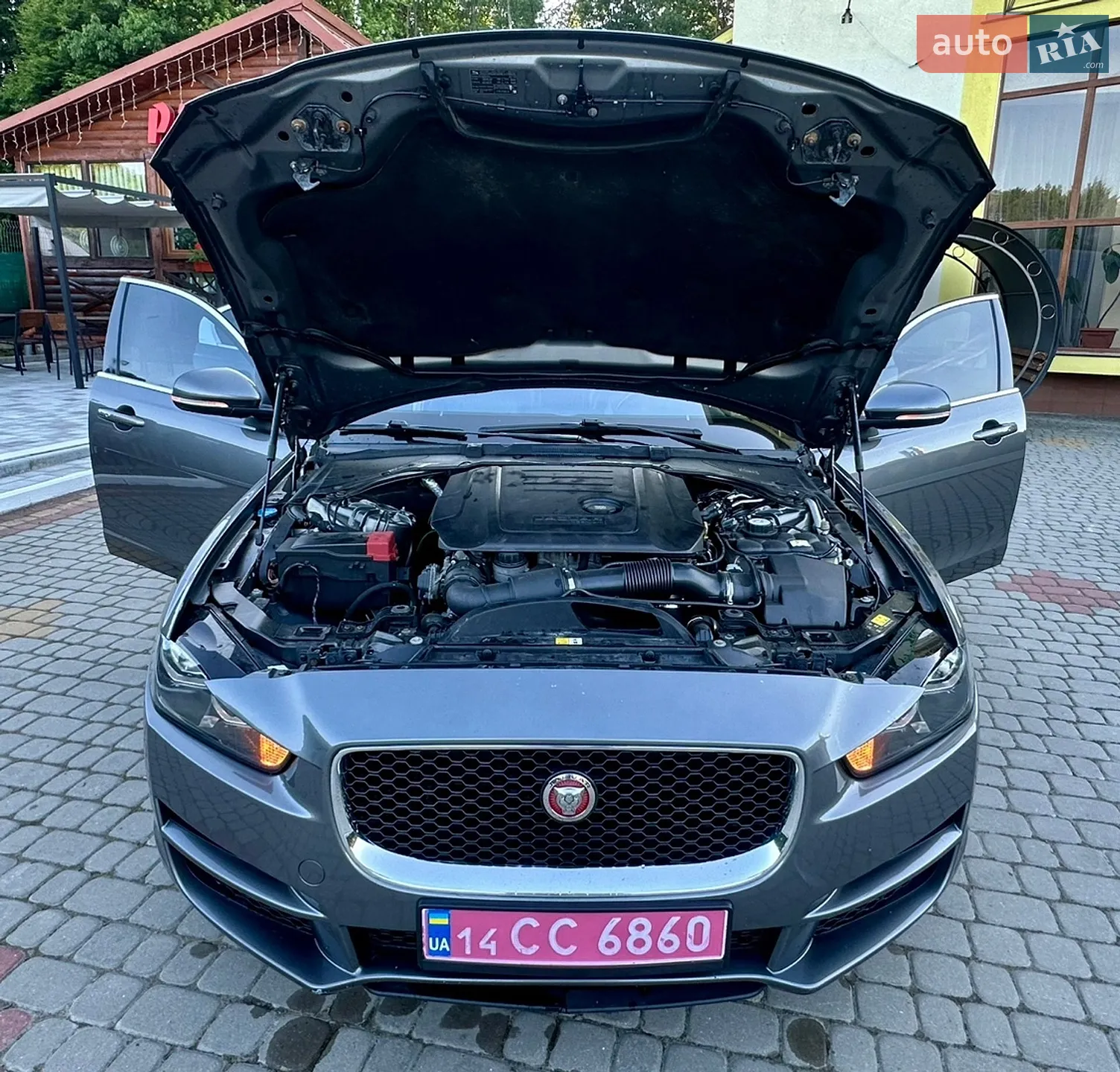 2017 Jaguar XE - мініатюра 28