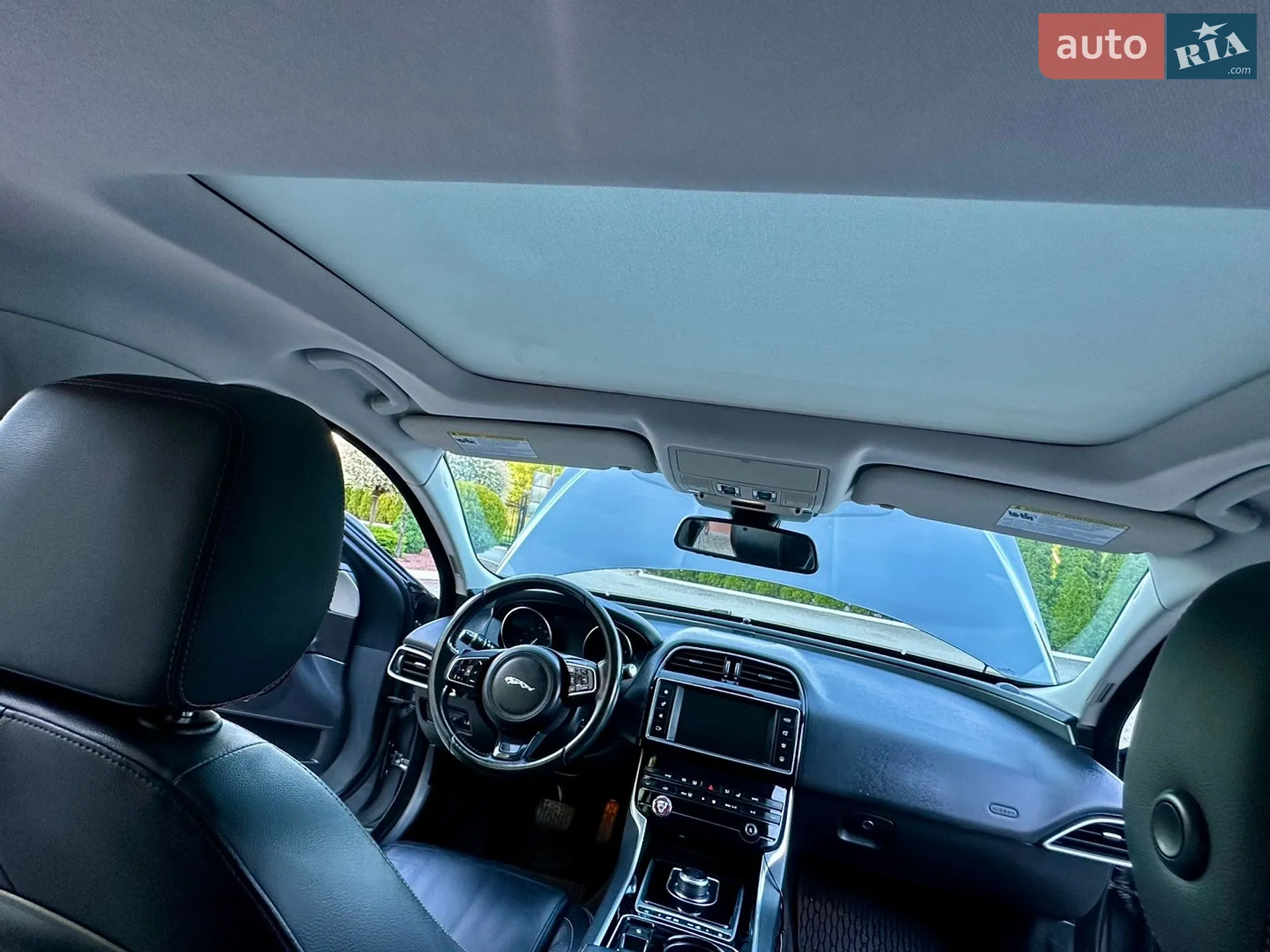 2017 Jaguar XE - мініатюра 38
