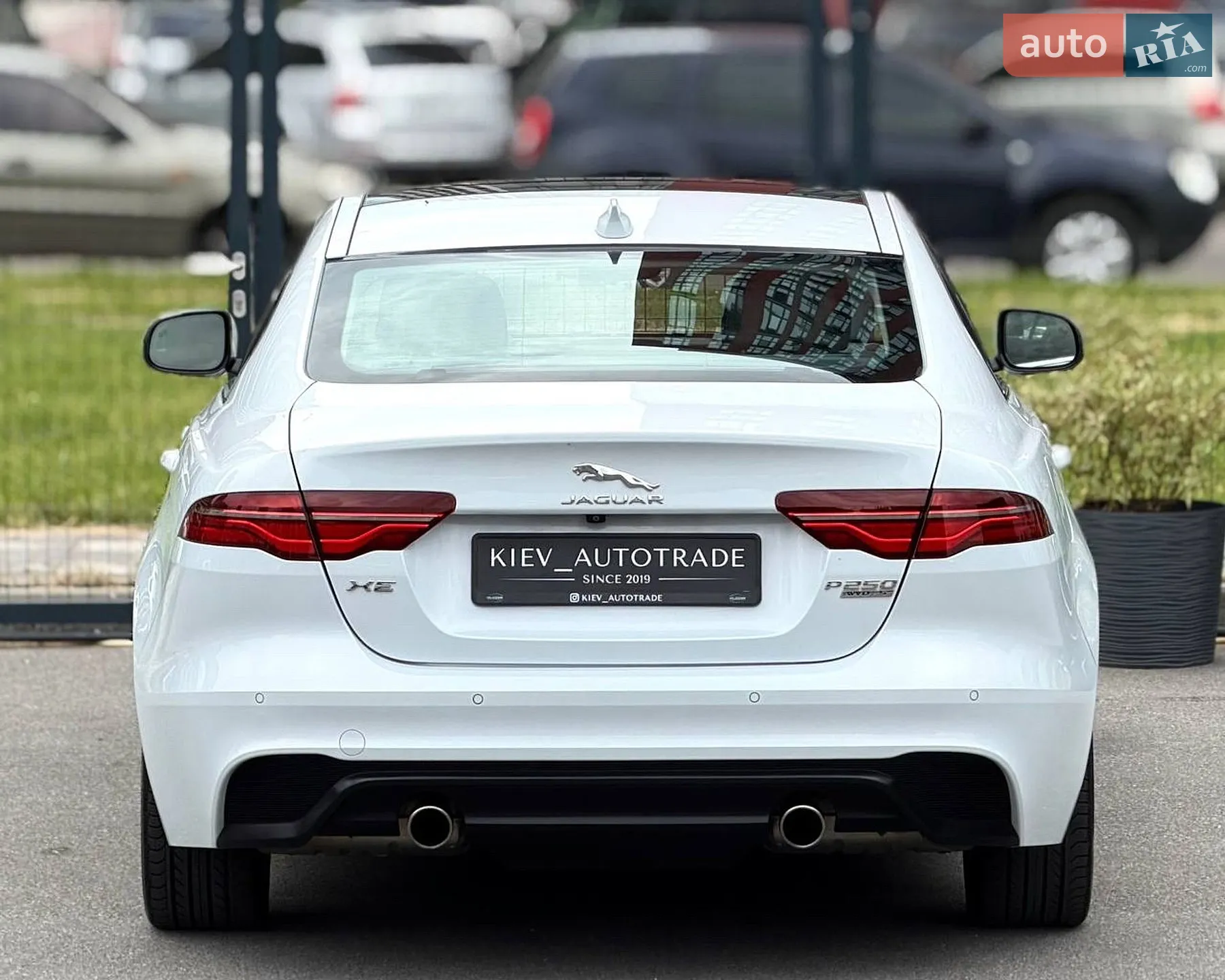 2019 Jaguar XE - мініатюра 15