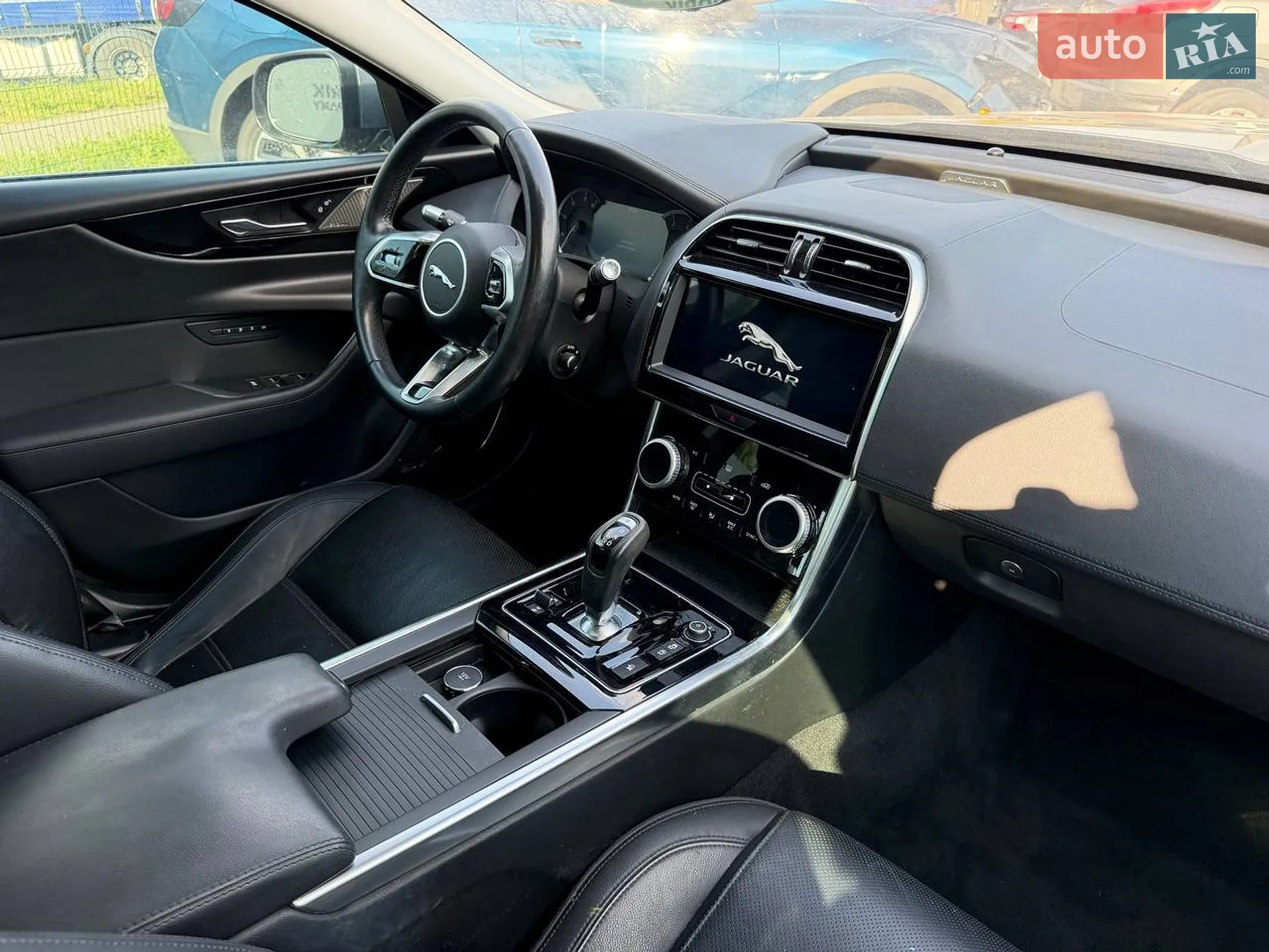 2019 Jaguar XE - мініатюра 7