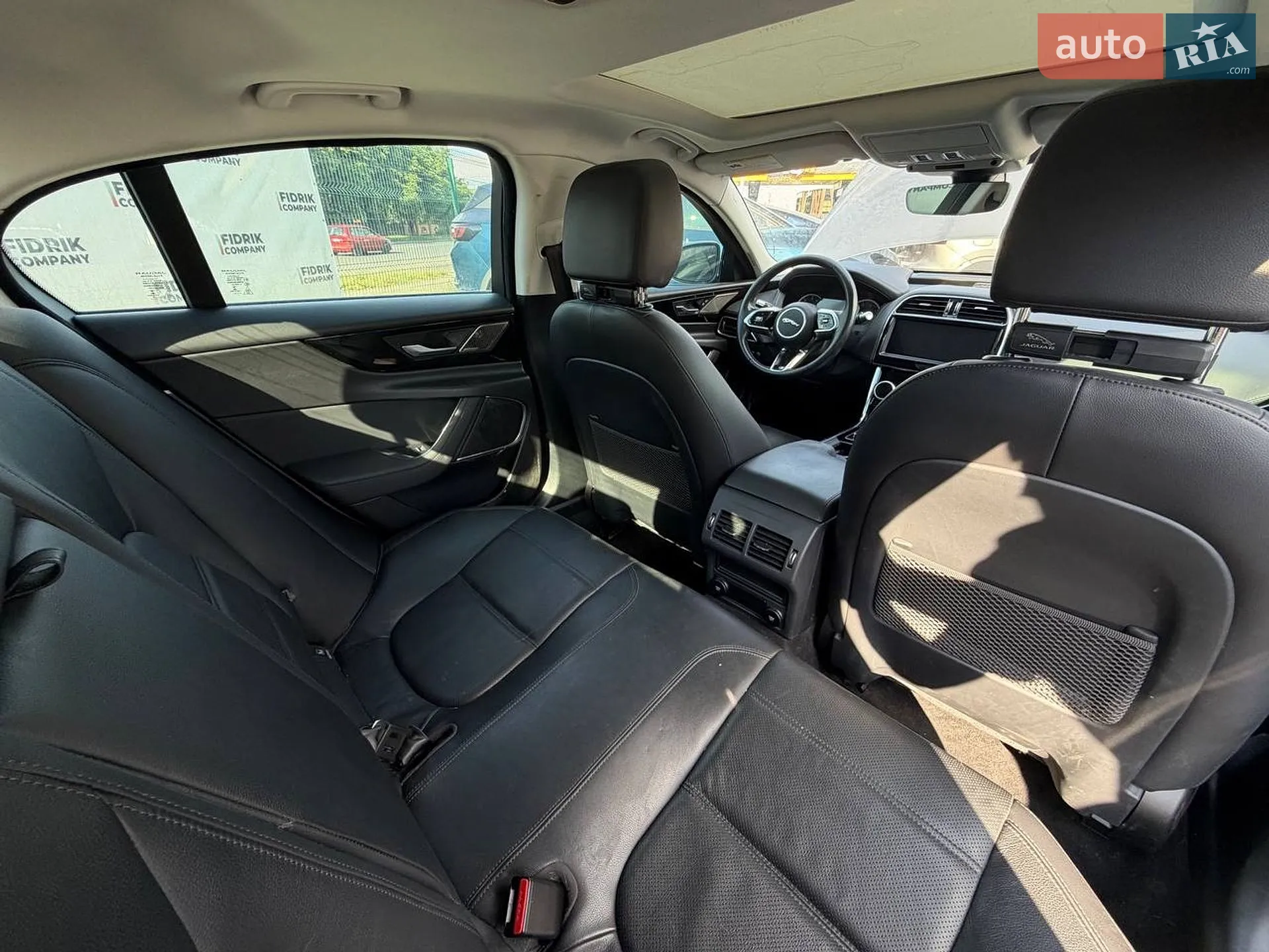 2019 Jaguar XE - мініатюра 11