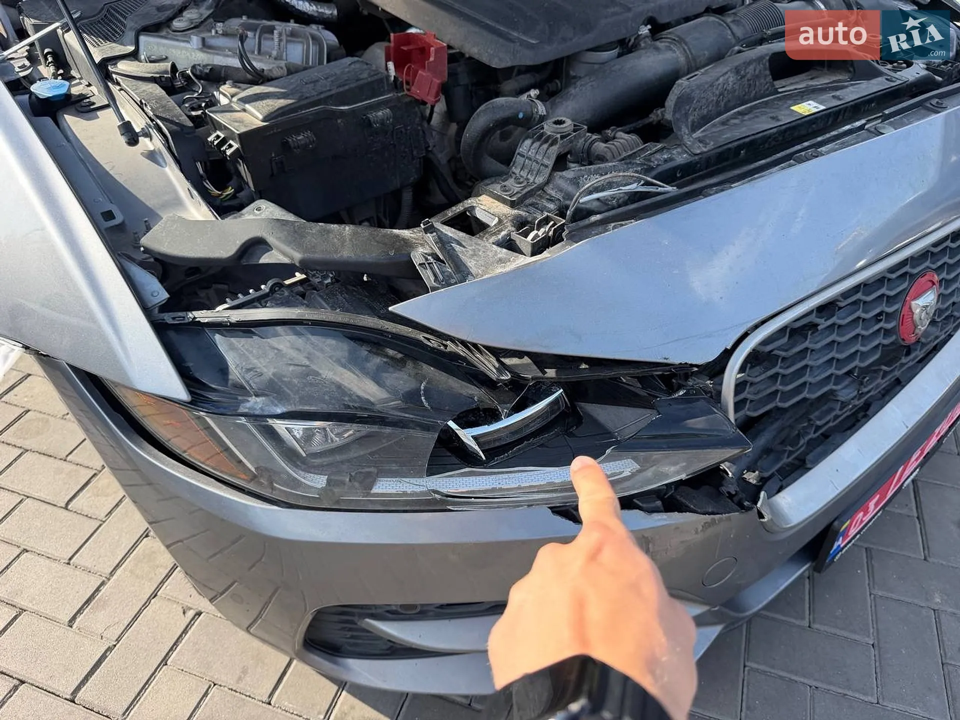 2019 Jaguar XE - мініатюра 12