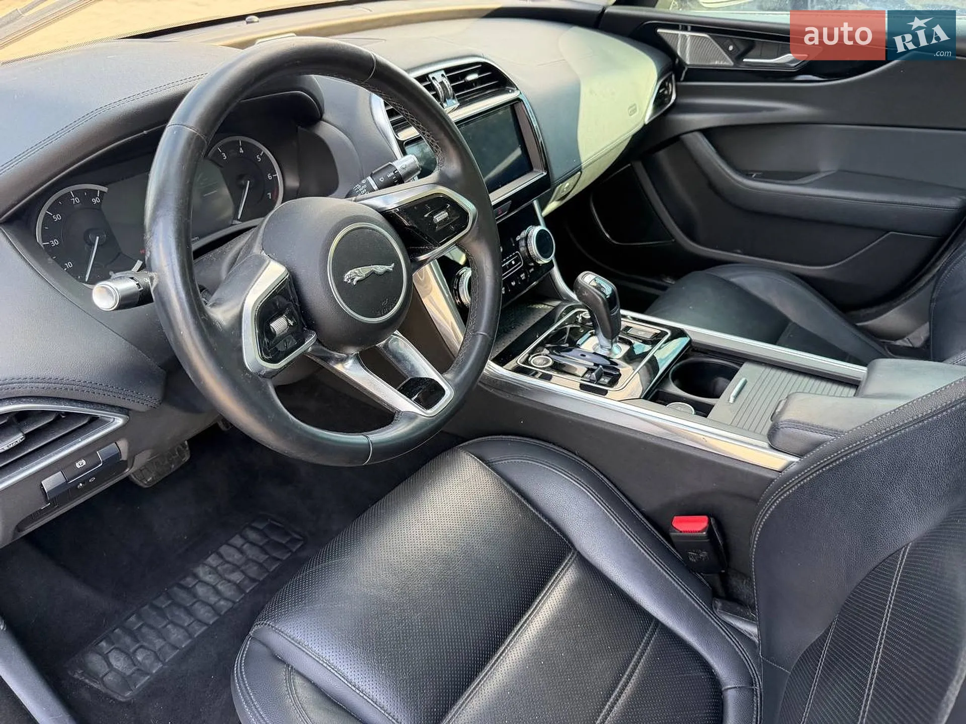 2019 Jaguar XE - мініатюра 14