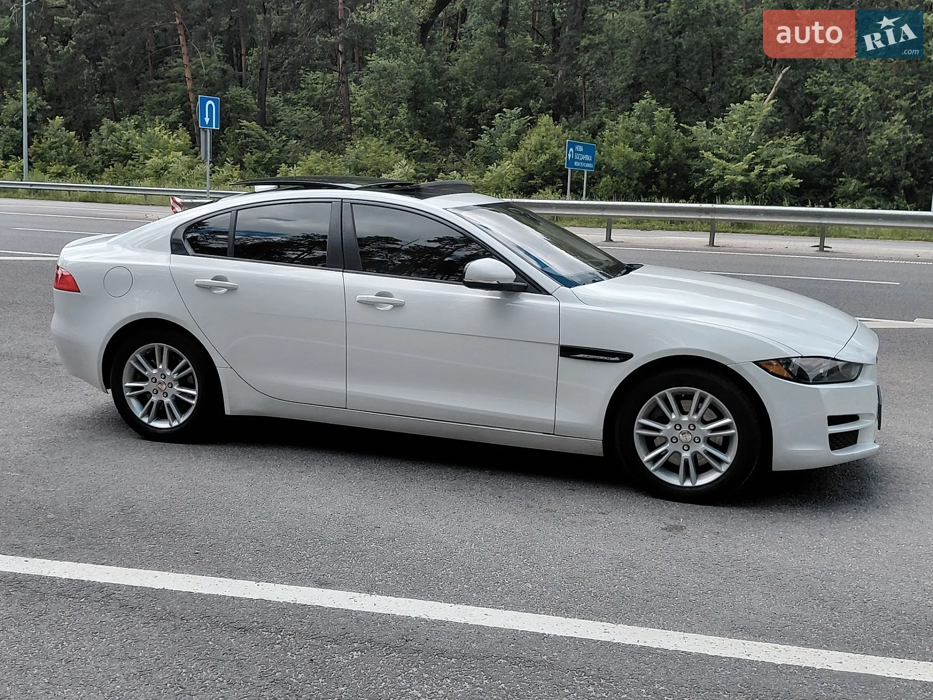 2017 Jaguar XE - мініатюра 11