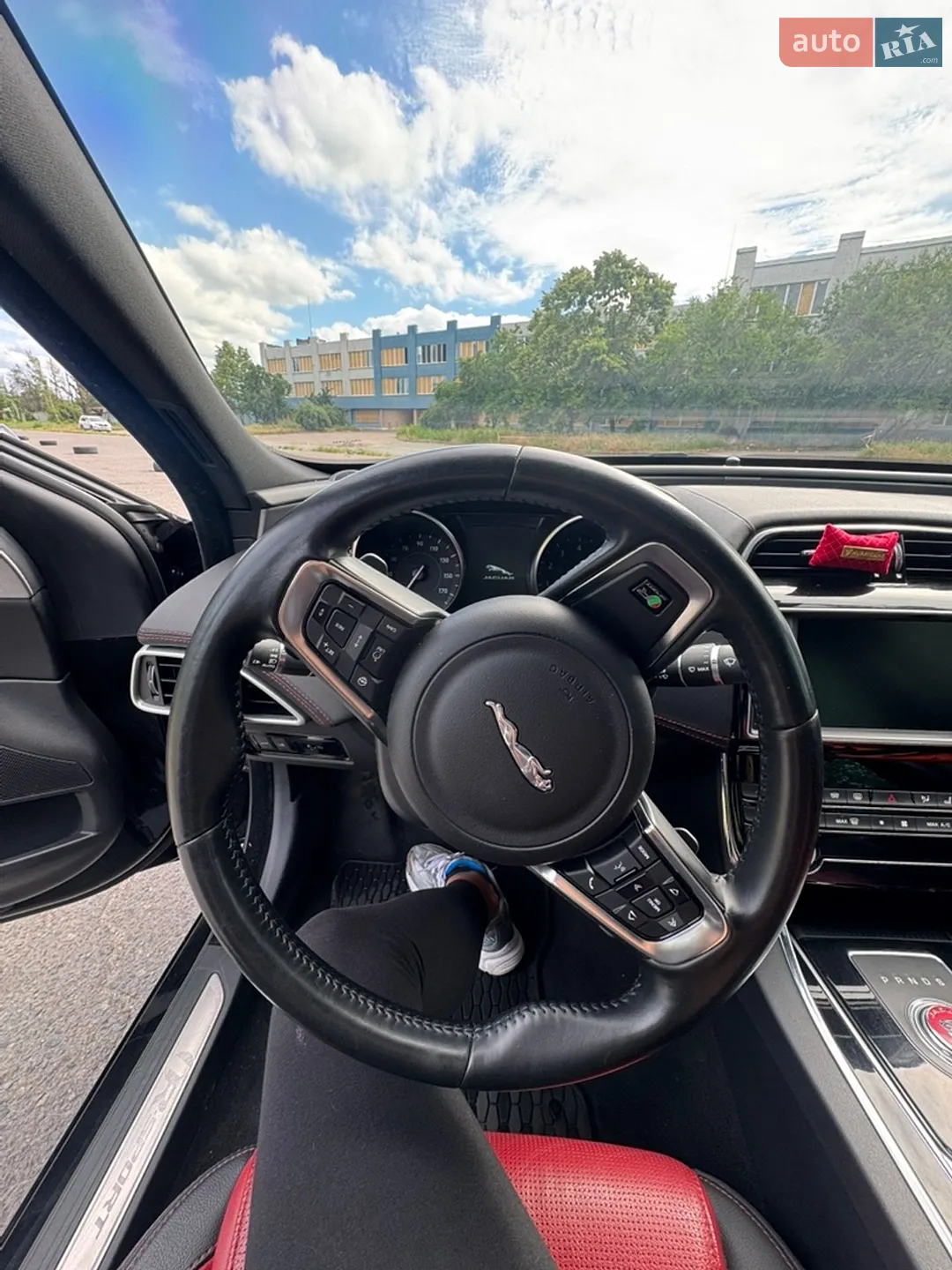2016 Jaguar XE - мініатюра 7