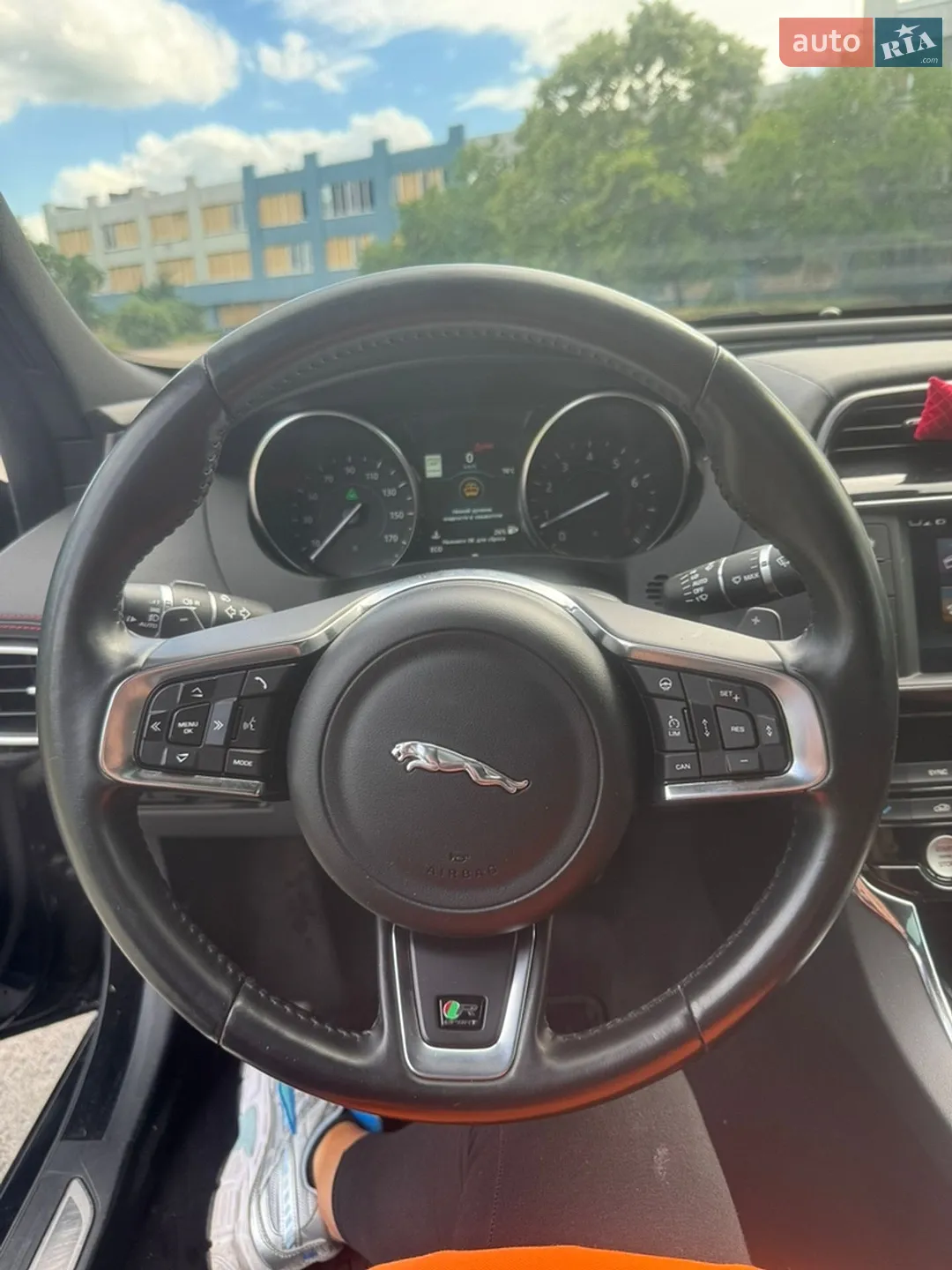 2016 Jaguar XE - мініатюра 9