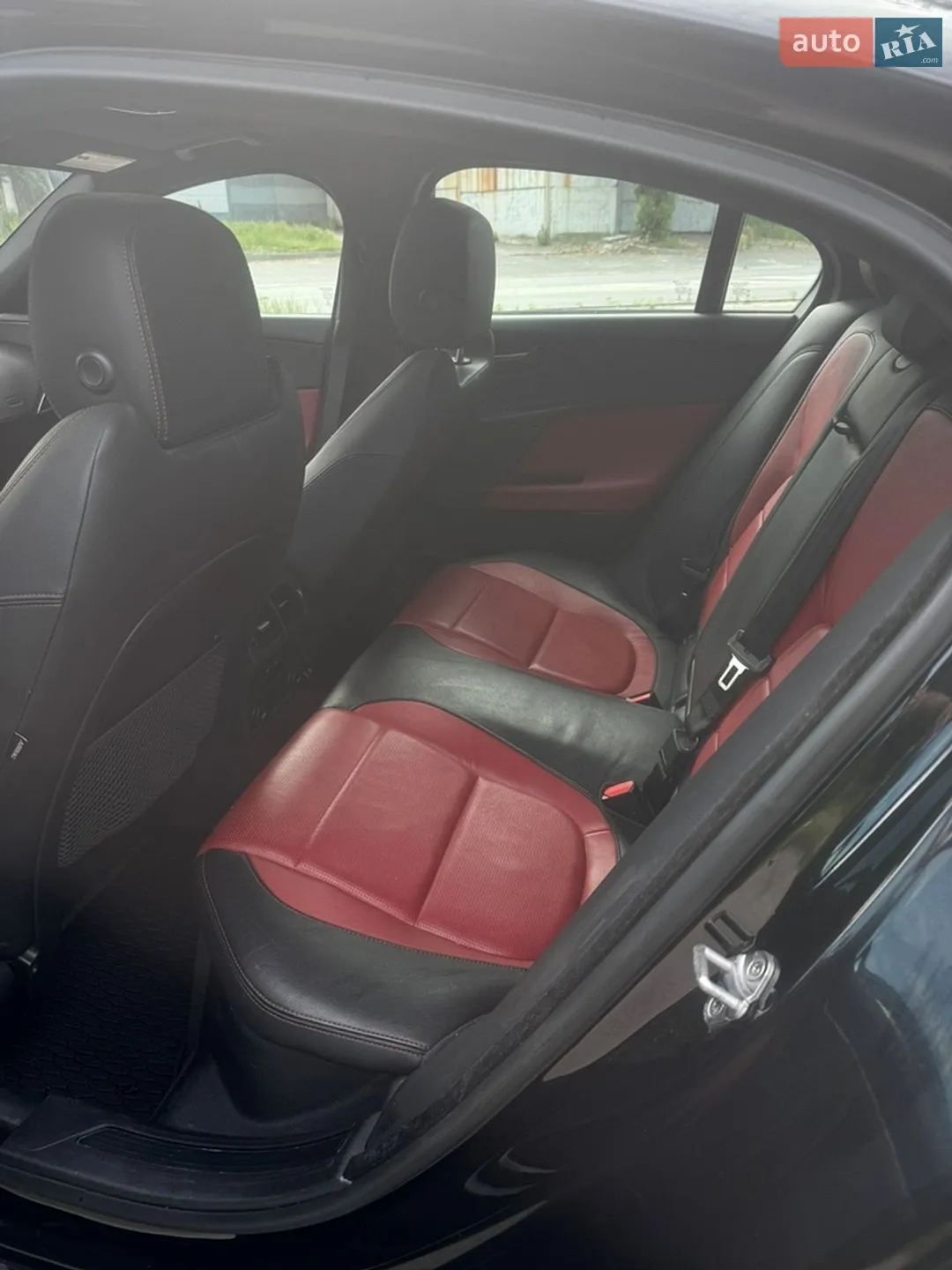 2016 Jaguar XE - мініатюра 11