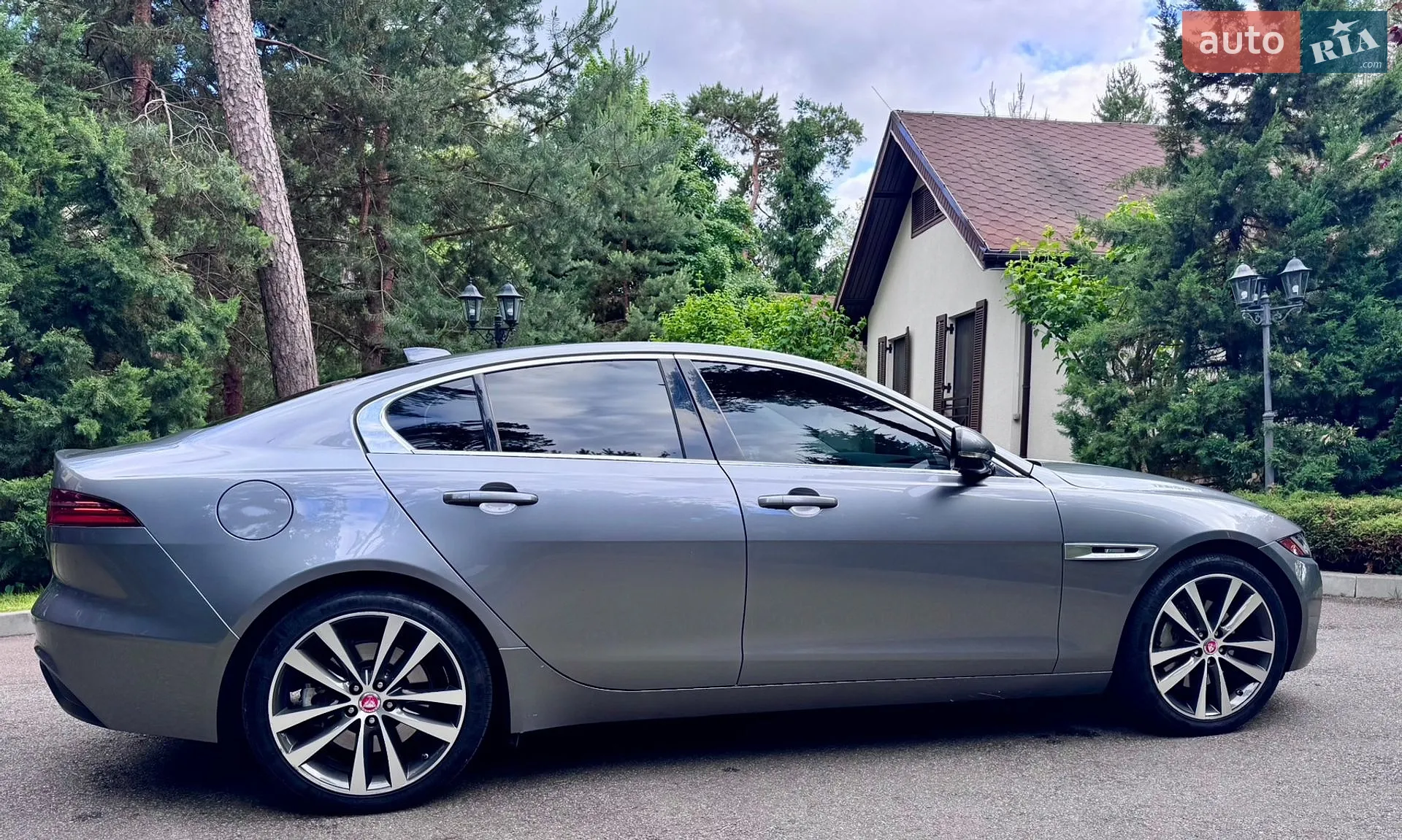 2020 Jaguar XE - мініатюра 4