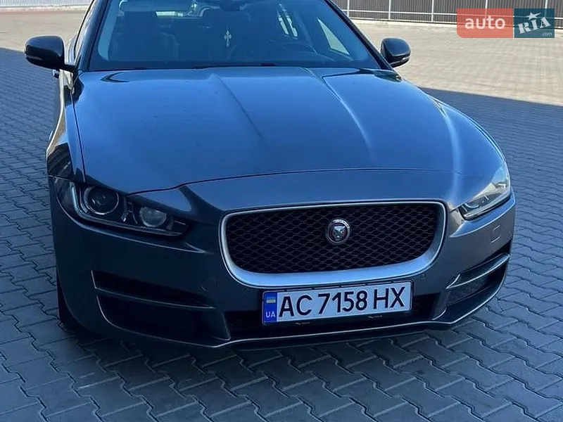 Jaguar XE